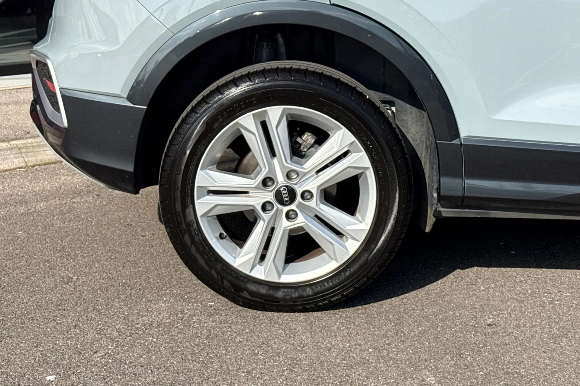 Audi Q2 thumbnail image number 19