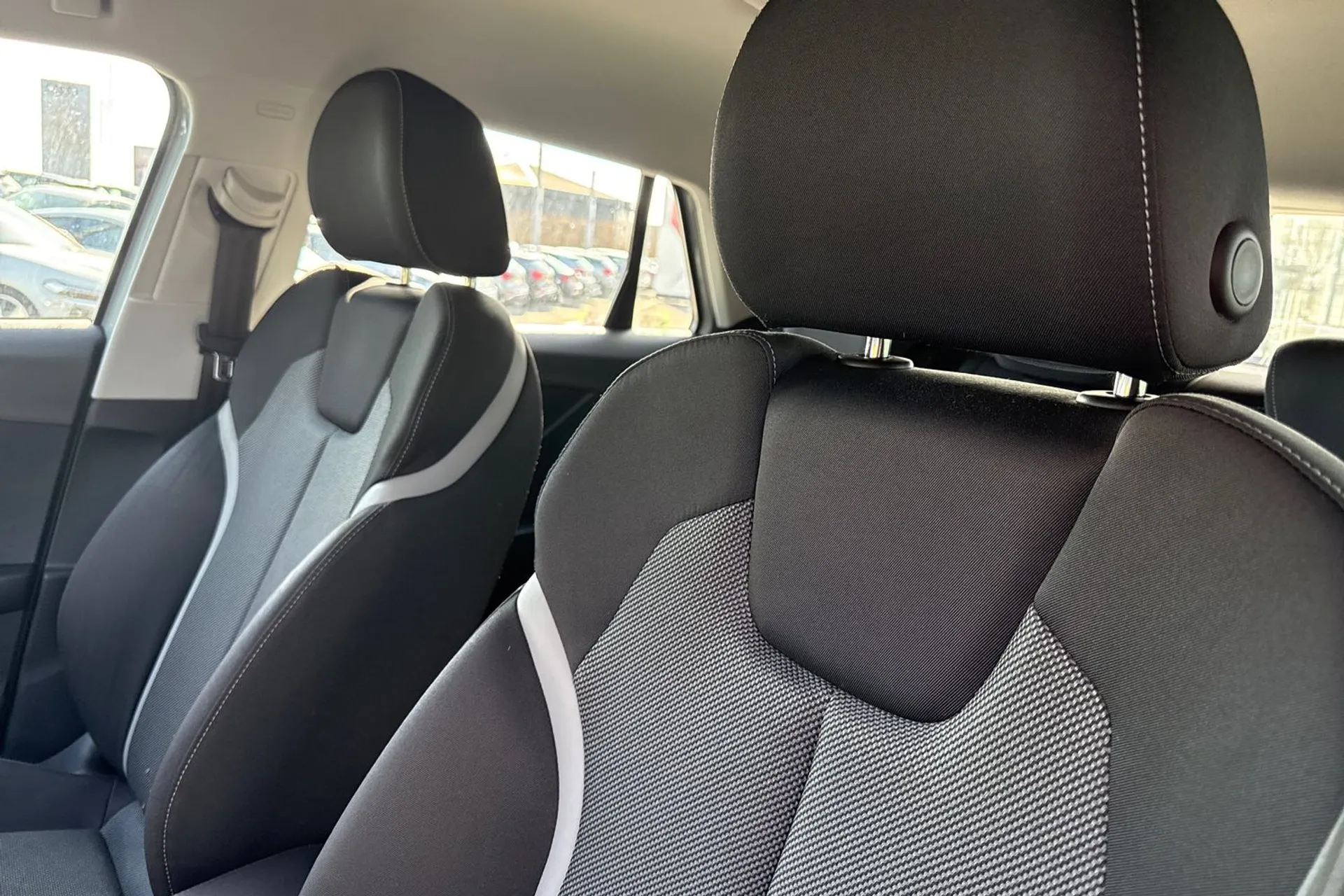 Audi Q2 thumbnail image number 45