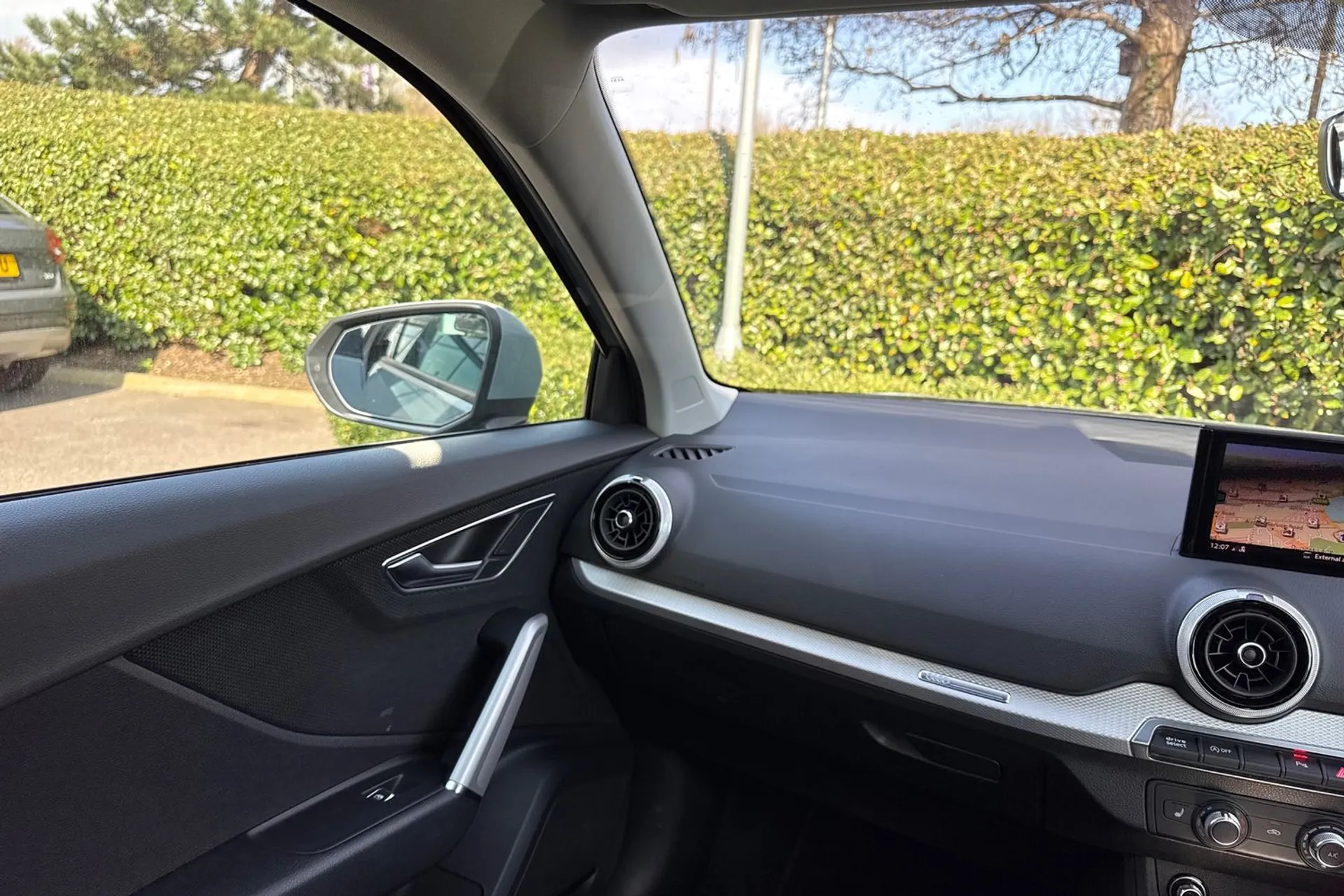 Audi Q2 thumbnail image number 48