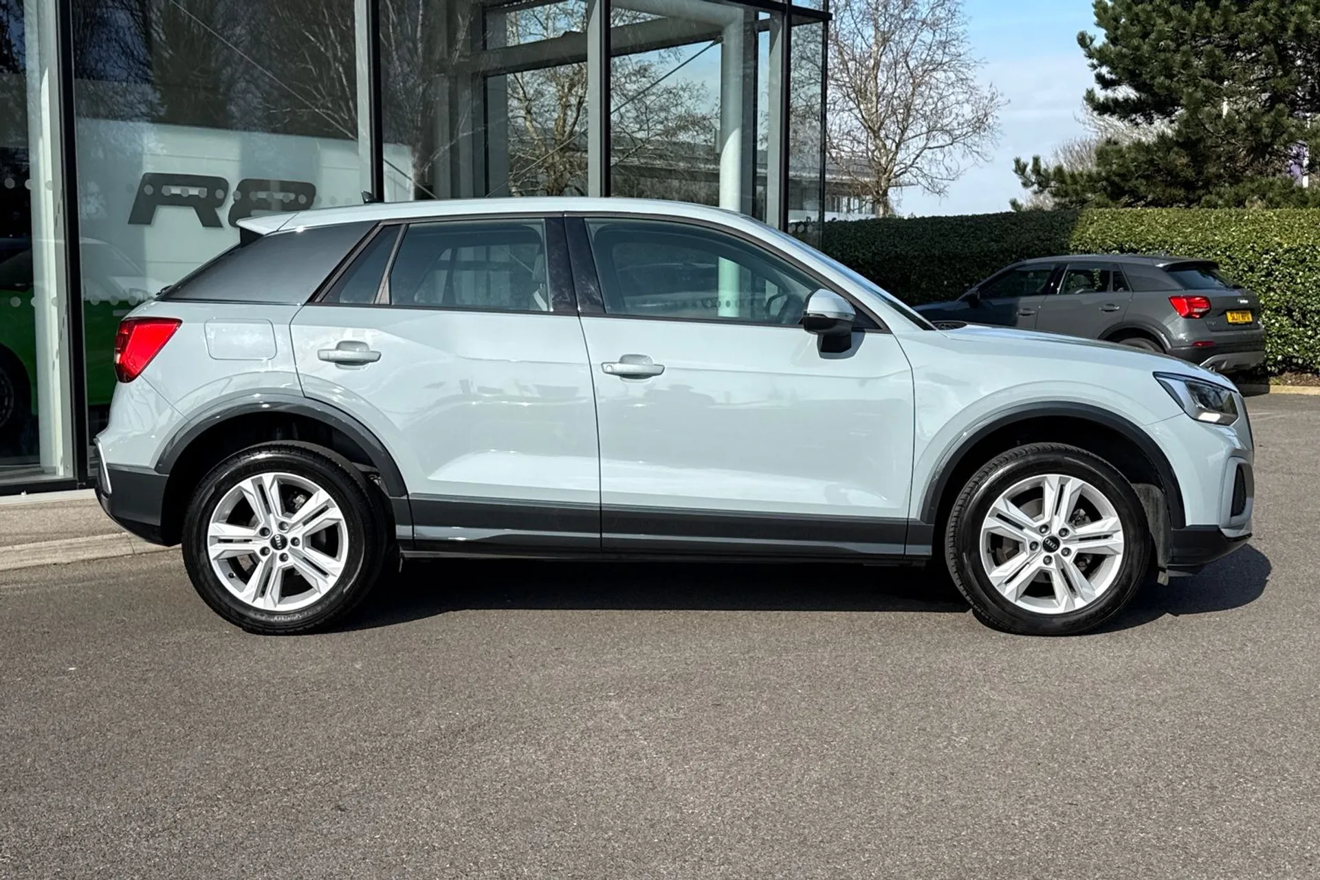 Audi Q2 thumbnail image number 2