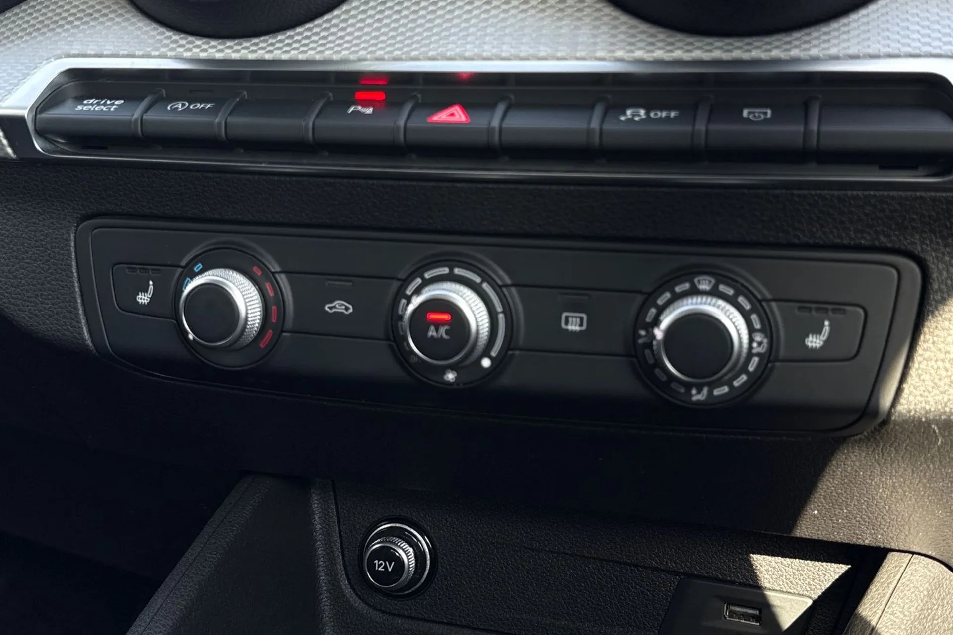 Audi Q2 thumbnail image number 20