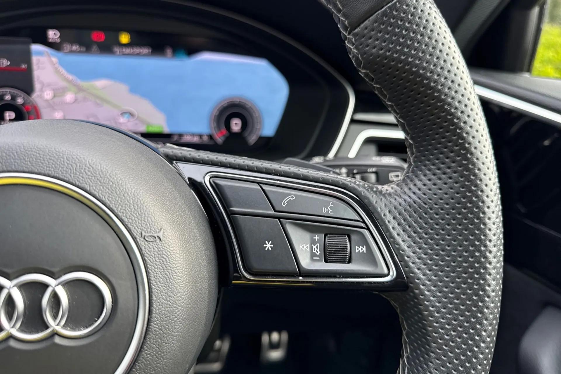 Audi A4 thumbnail image number 36