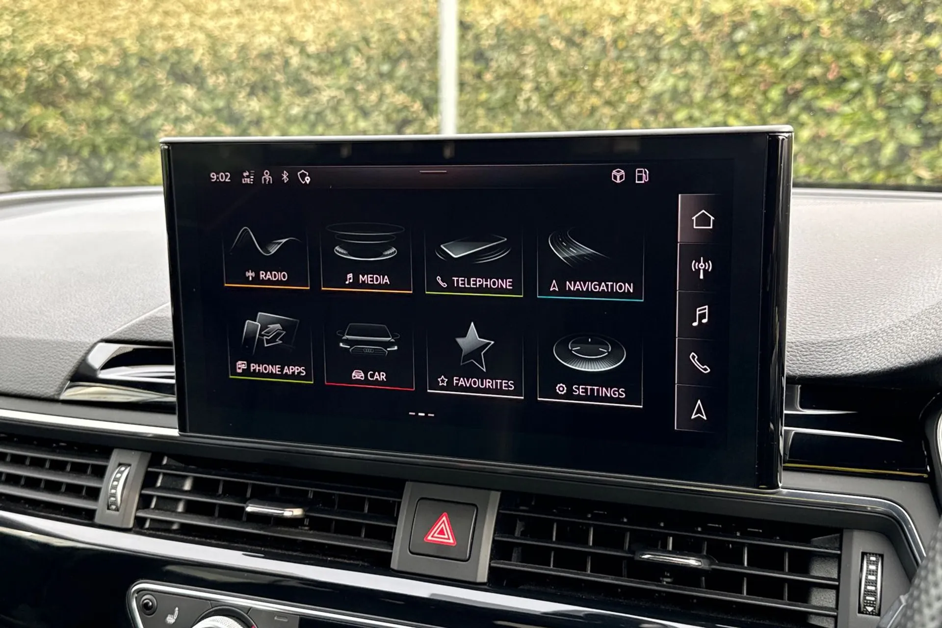 Audi A4 thumbnail image number 19