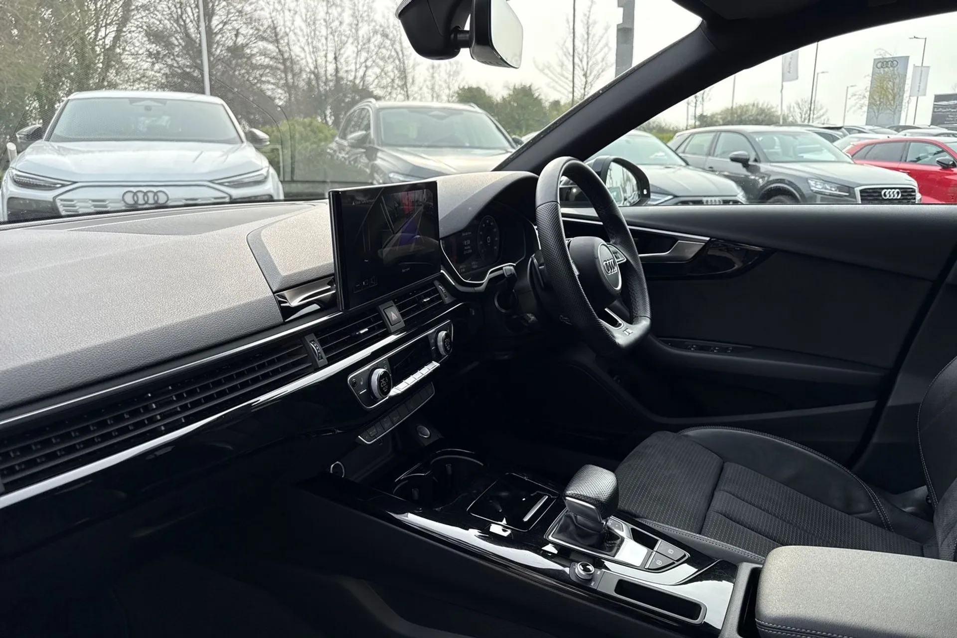 Audi A4 thumbnail image number 17