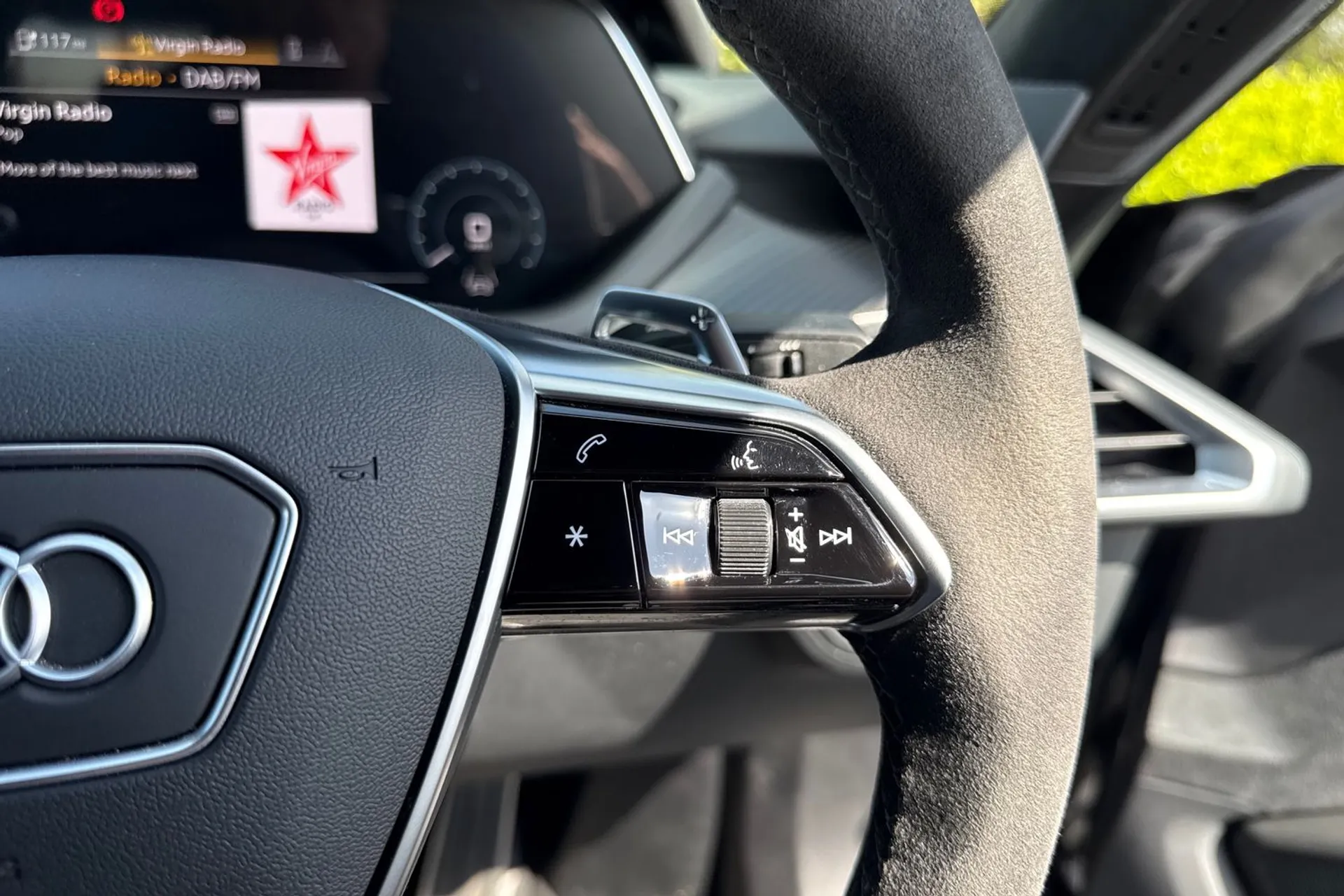 Audi RS e-tron GT thumbnail image number 51