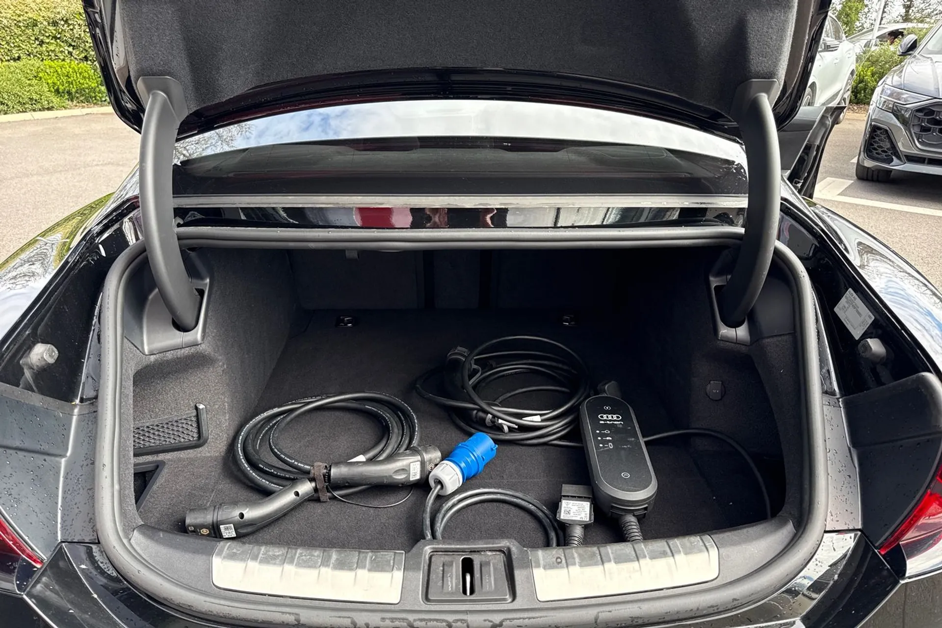 Audi RS e-tron GT thumbnail image number 31