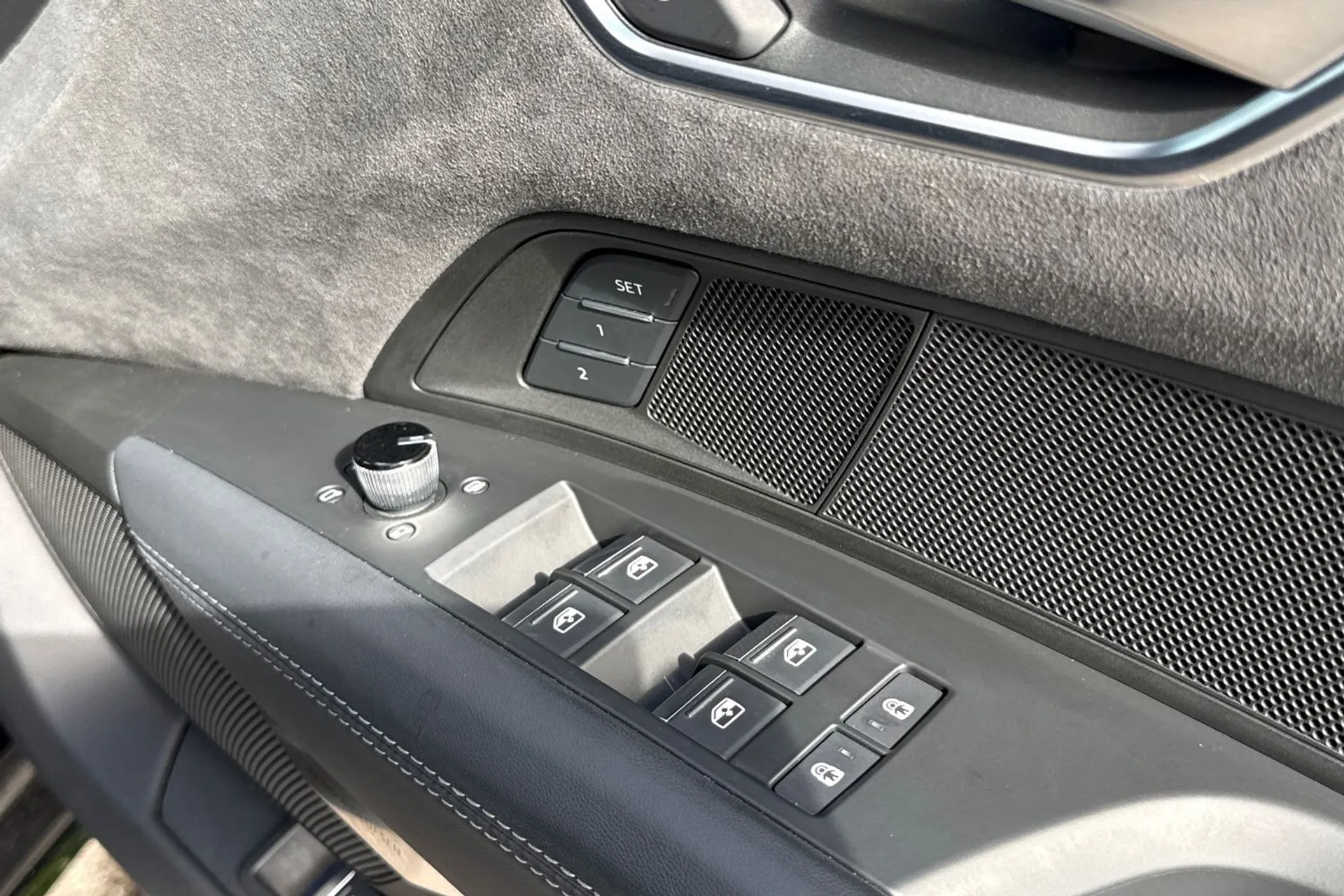 Audi RS e-tron GT thumbnail image number 53