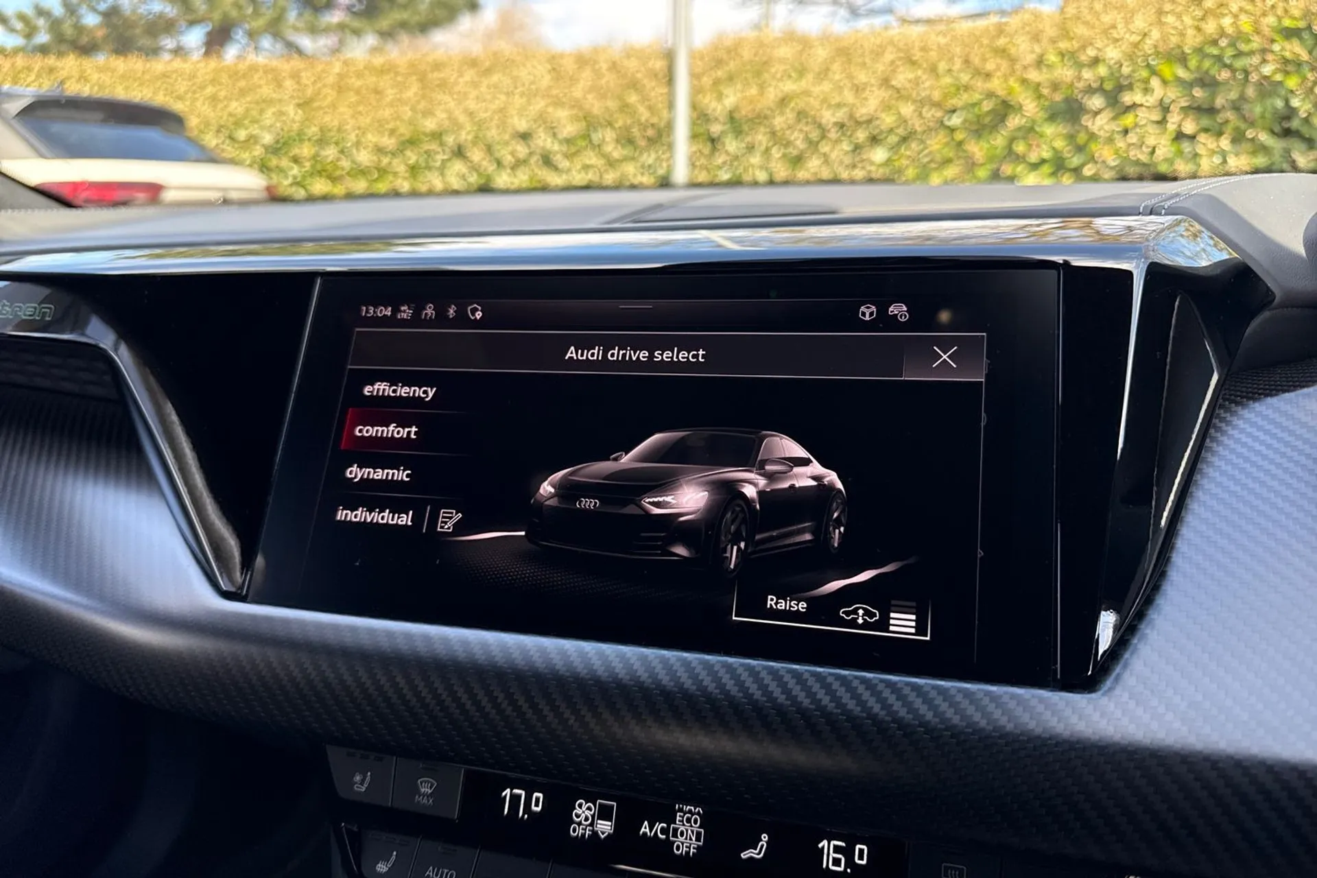 Audi RS e-tron GT thumbnail image number 33