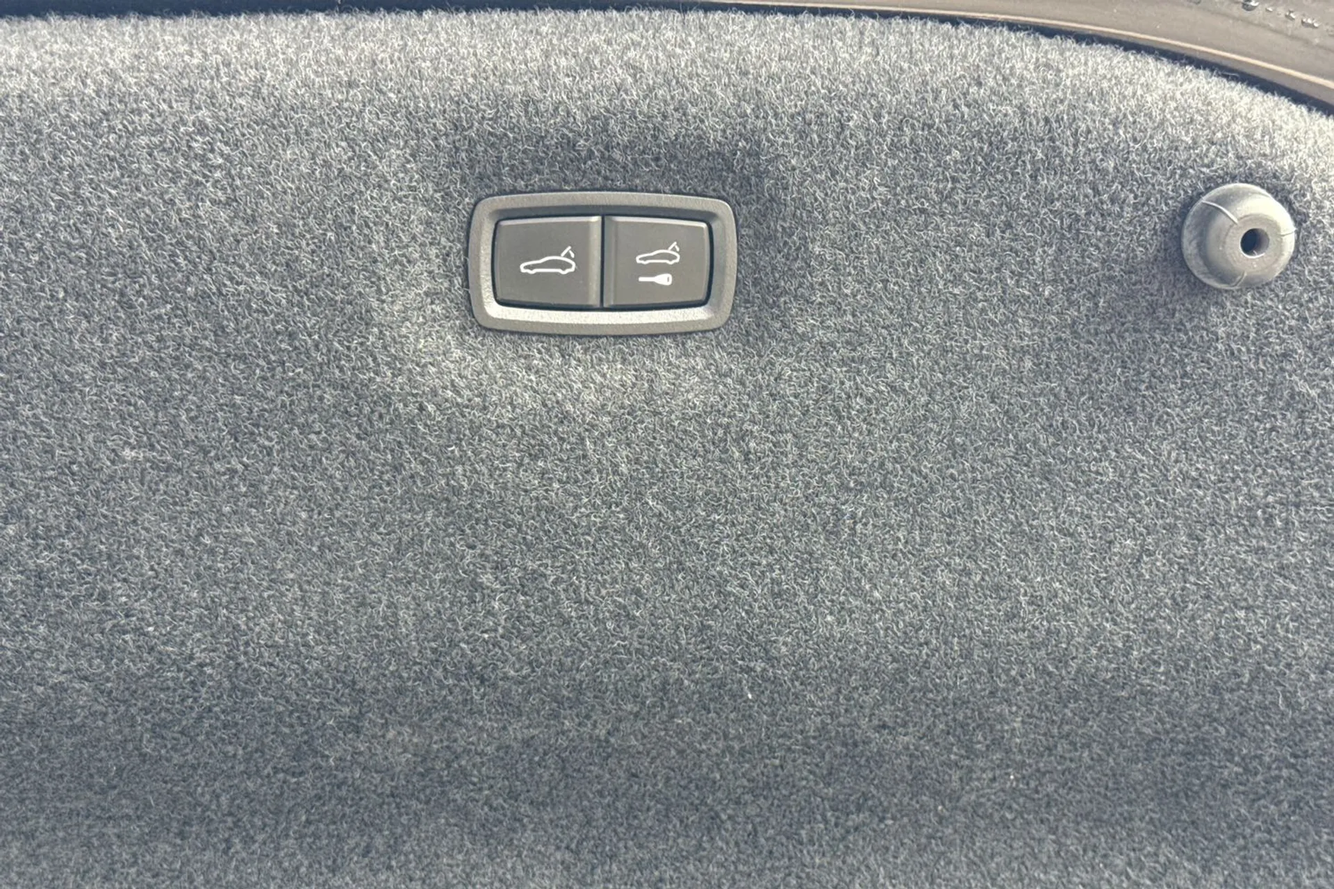 Audi RS e-tron GT thumbnail image number 32