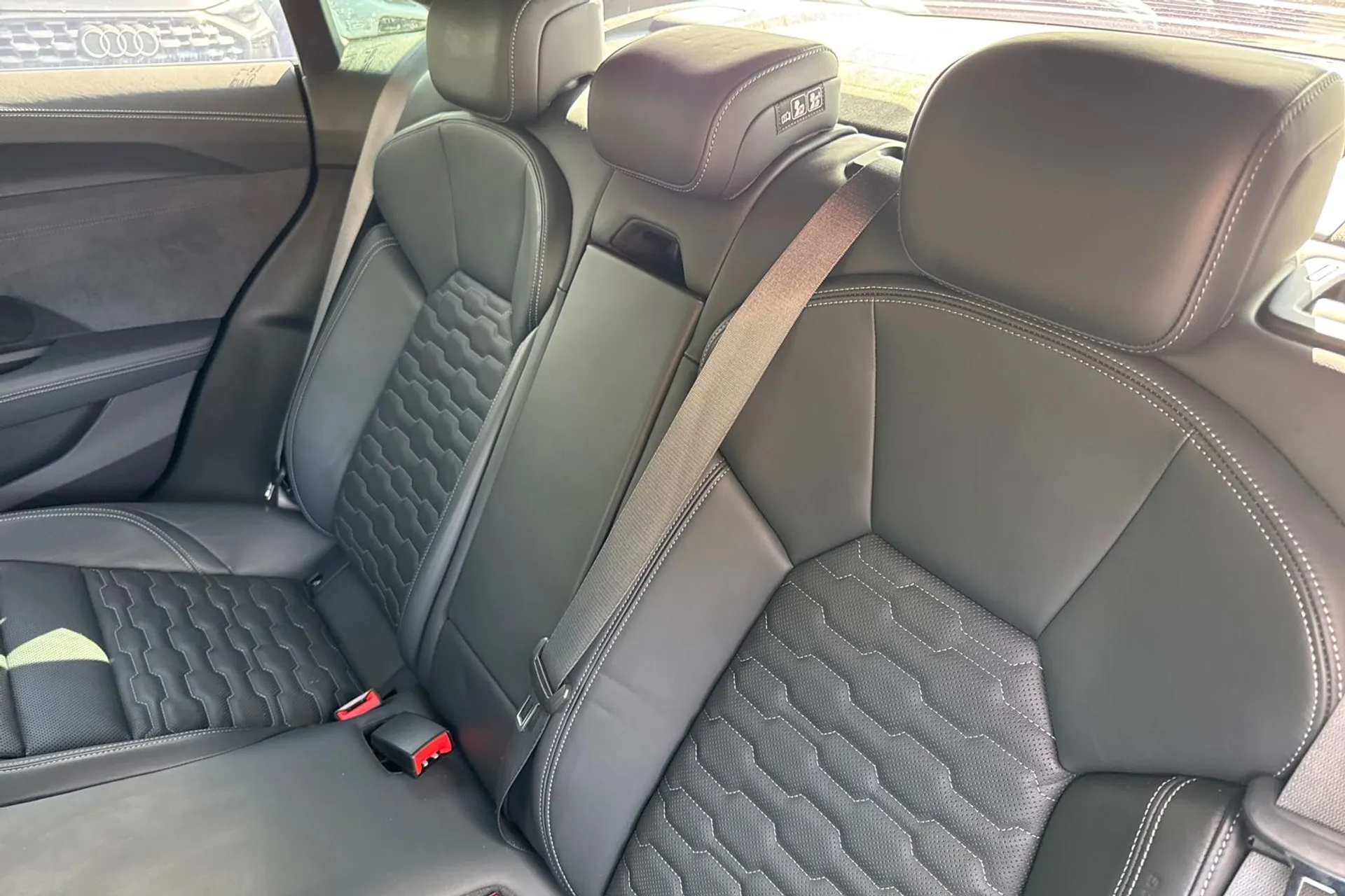 Audi RS e-tron GT thumbnail image number 45