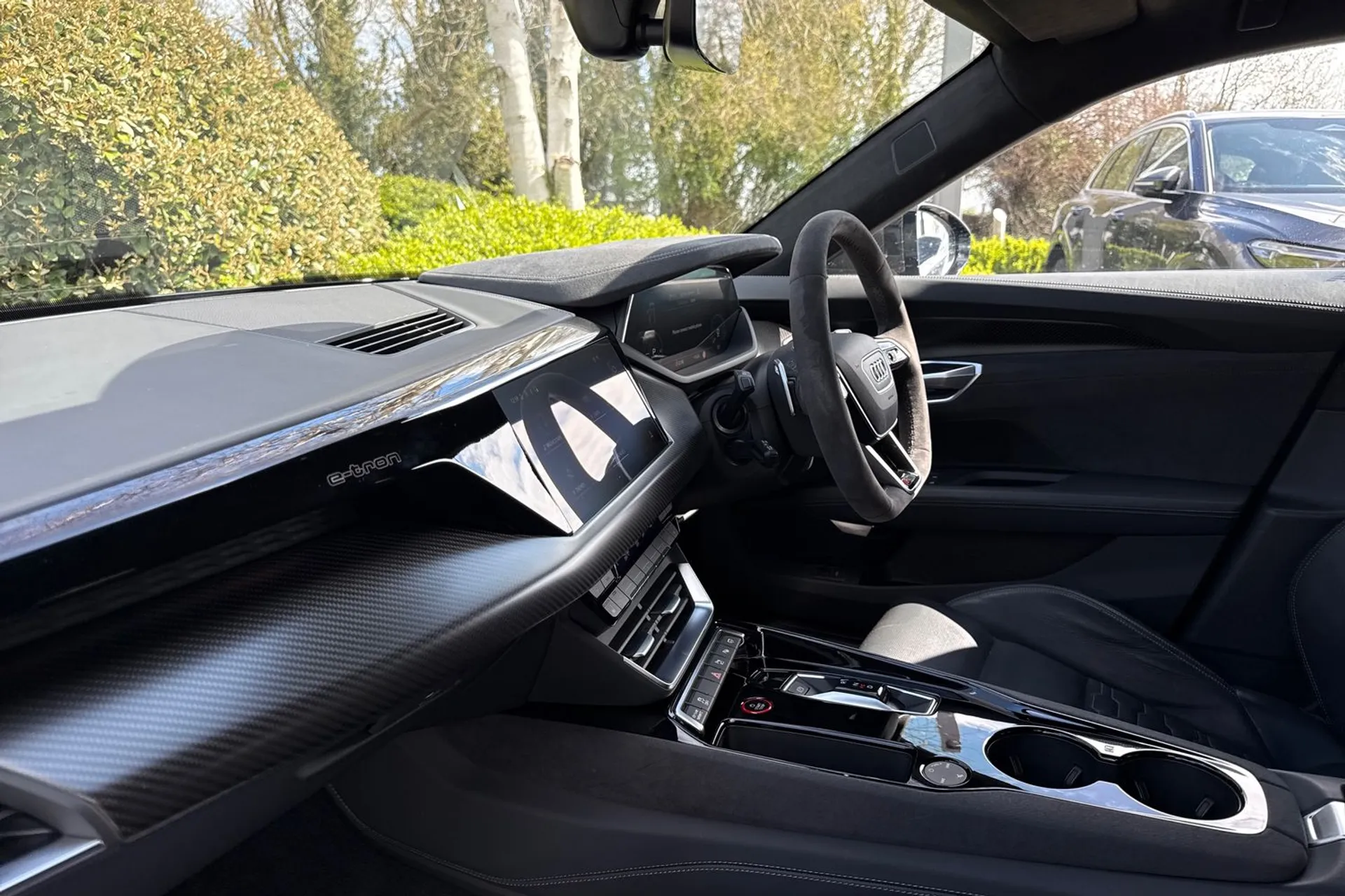 Audi RS e-tron GT thumbnail image number 20