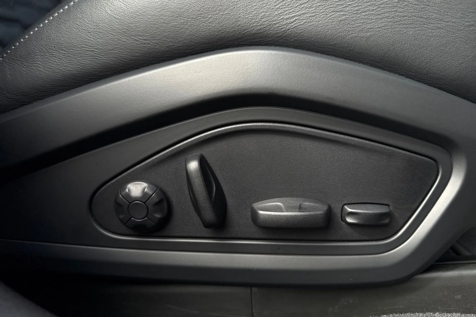 Audi RS e-tron GT thumbnail image number 43