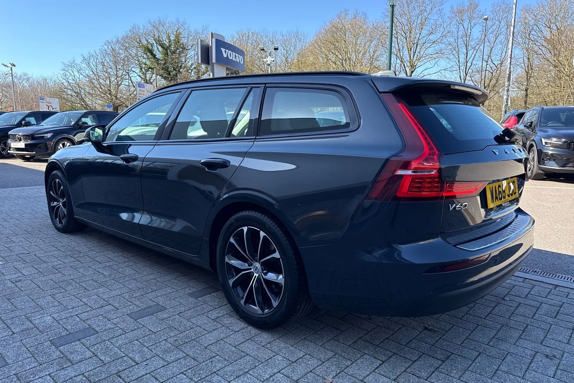 Volvo V60 thumbnail image number 10