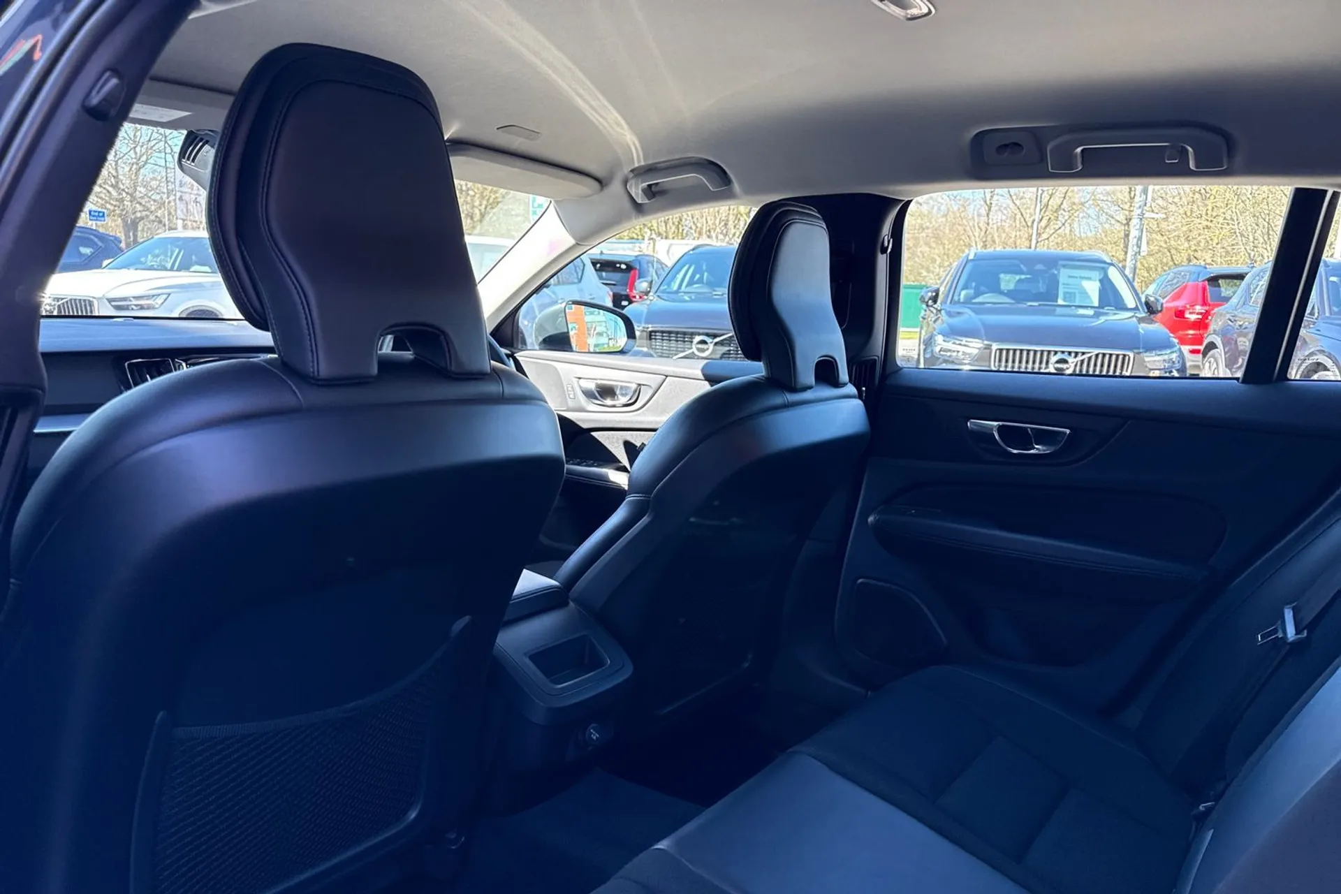 Volvo V60 thumbnail image number 31