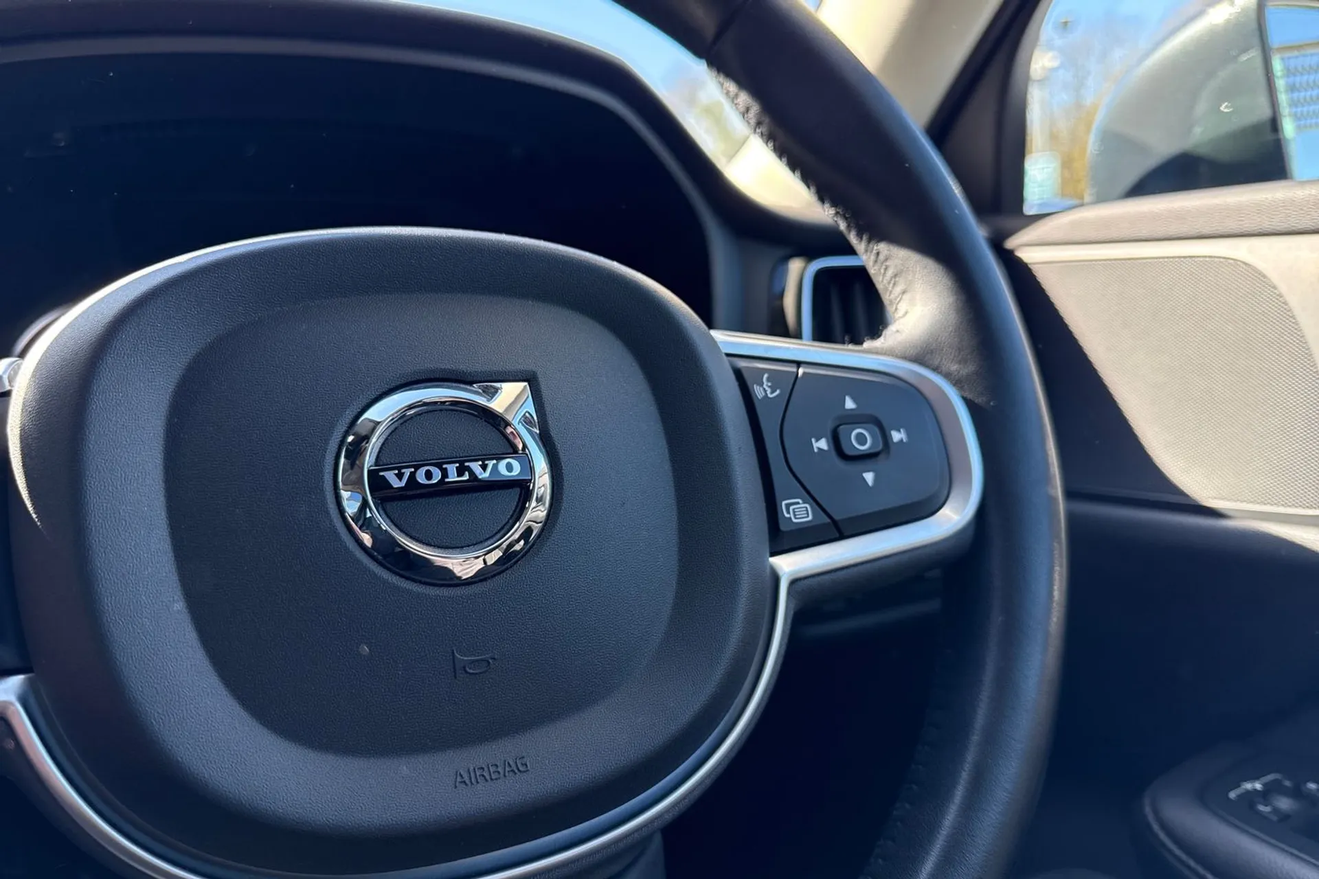 Volvo V60 thumbnail image number 37