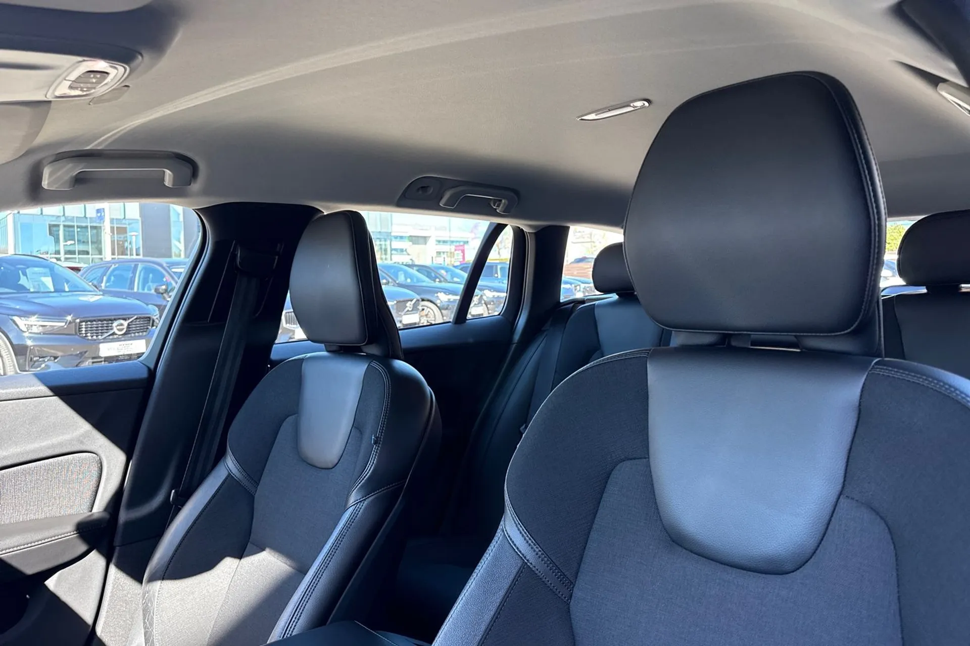 Volvo V60 thumbnail image number 29