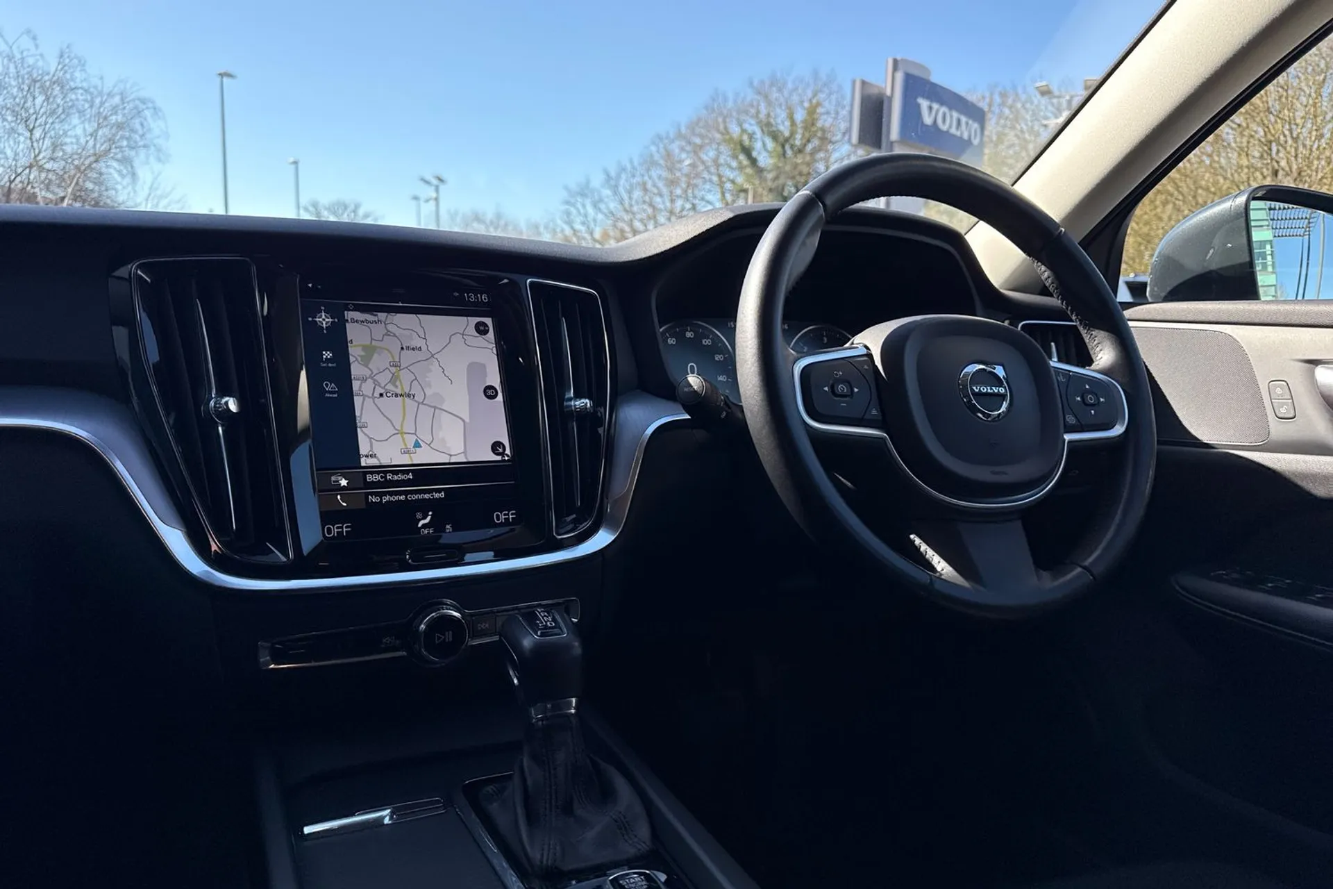 Volvo V60 thumbnail image number 35