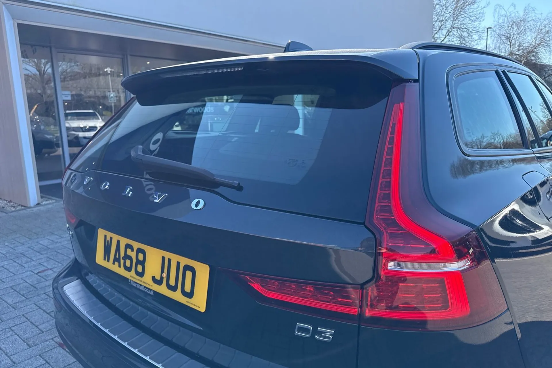 Volvo V60 thumbnail image number 16