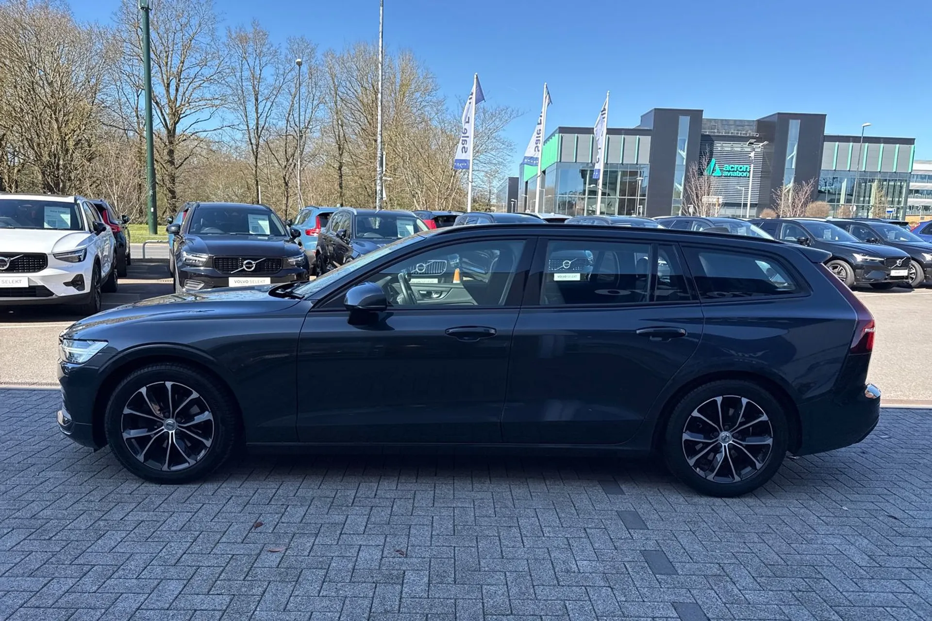 Volvo V60 thumbnail image number 11