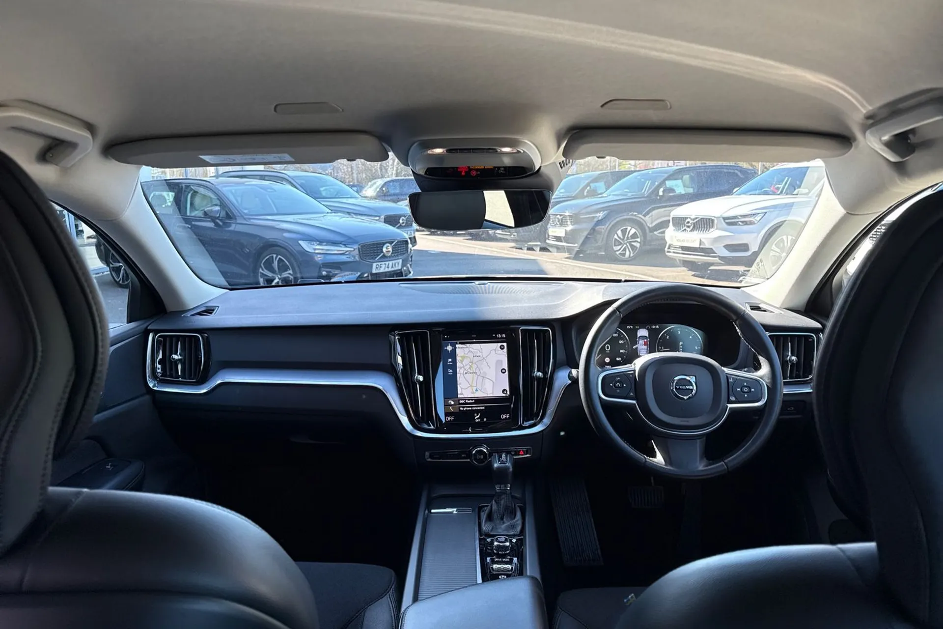 Volvo V60 thumbnail image number 3