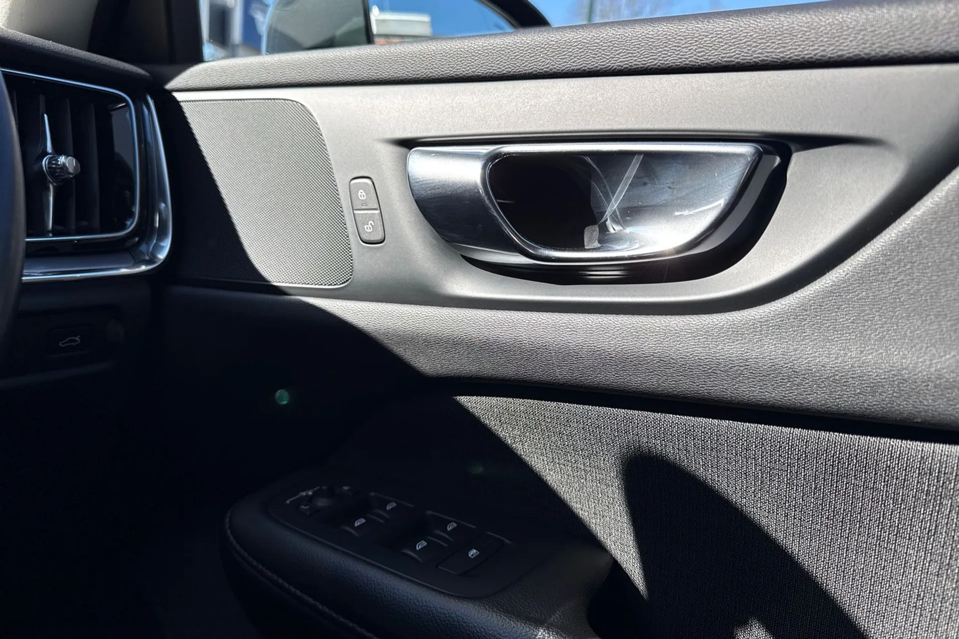 Volvo V60 thumbnail image number 41