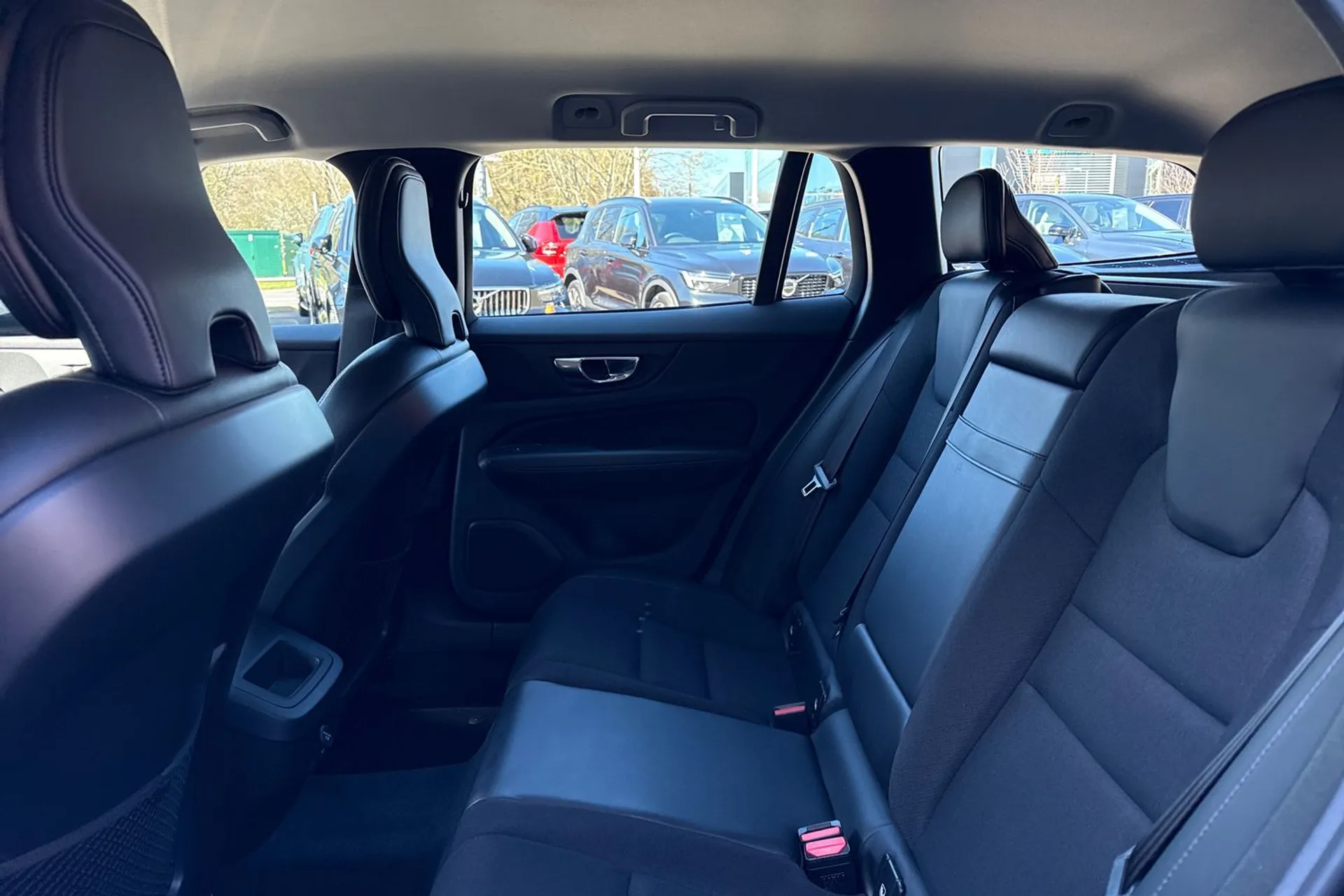 Volvo V60 thumbnail image number 30