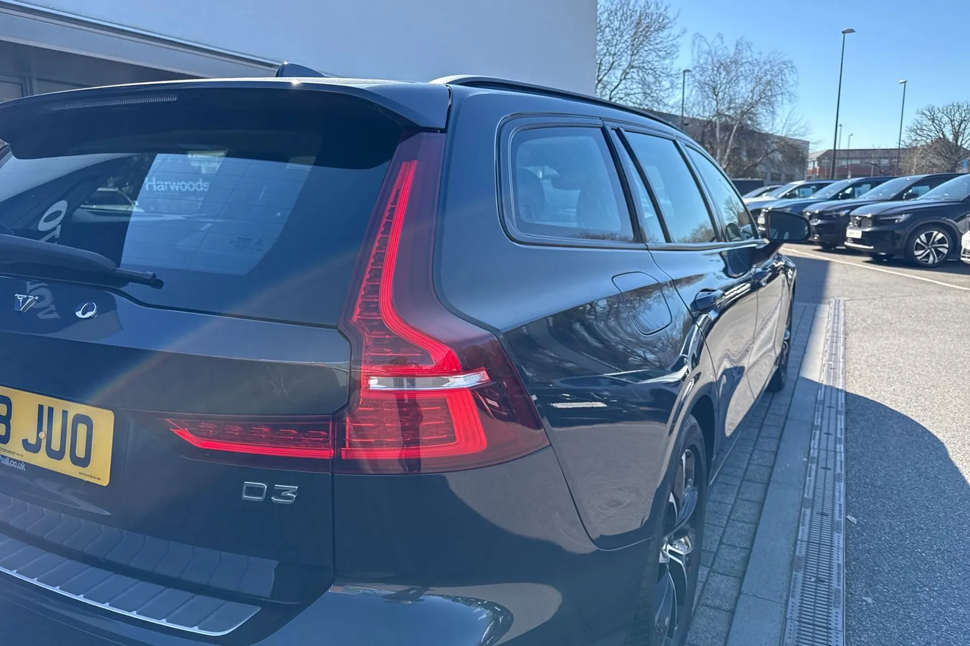 Volvo V60 thumbnail image number 15