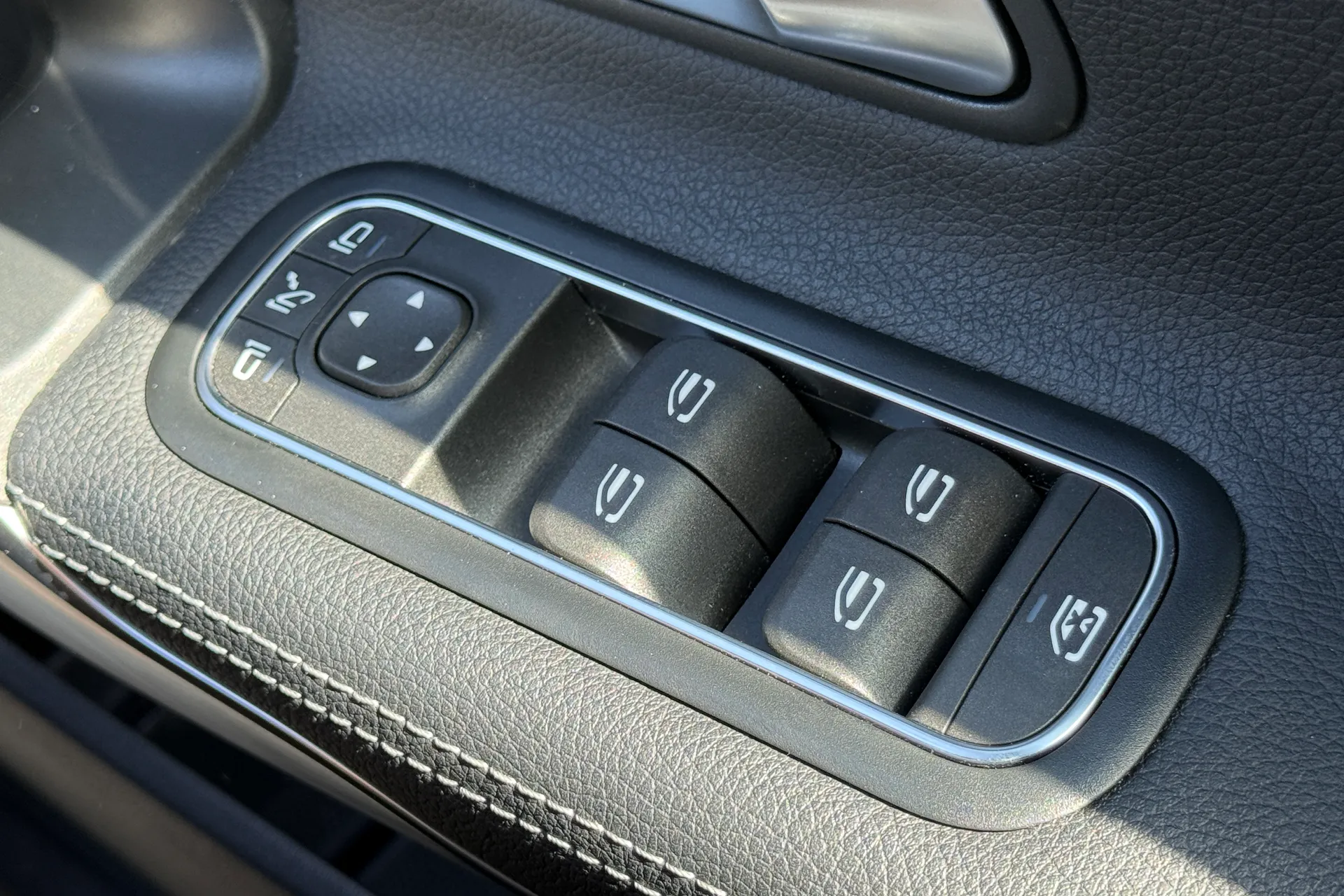 MERCEDES-BENZ A CLASS thumbnail image number 16
