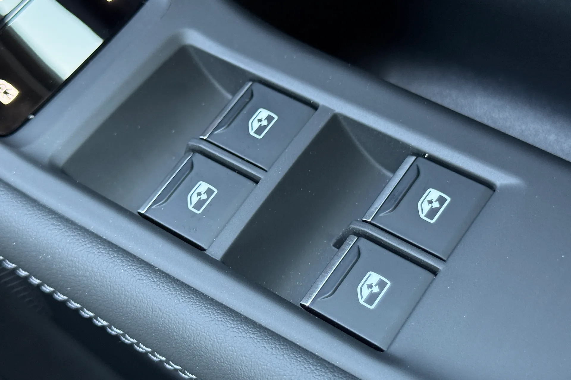 Audi A6 thumbnail image number 25