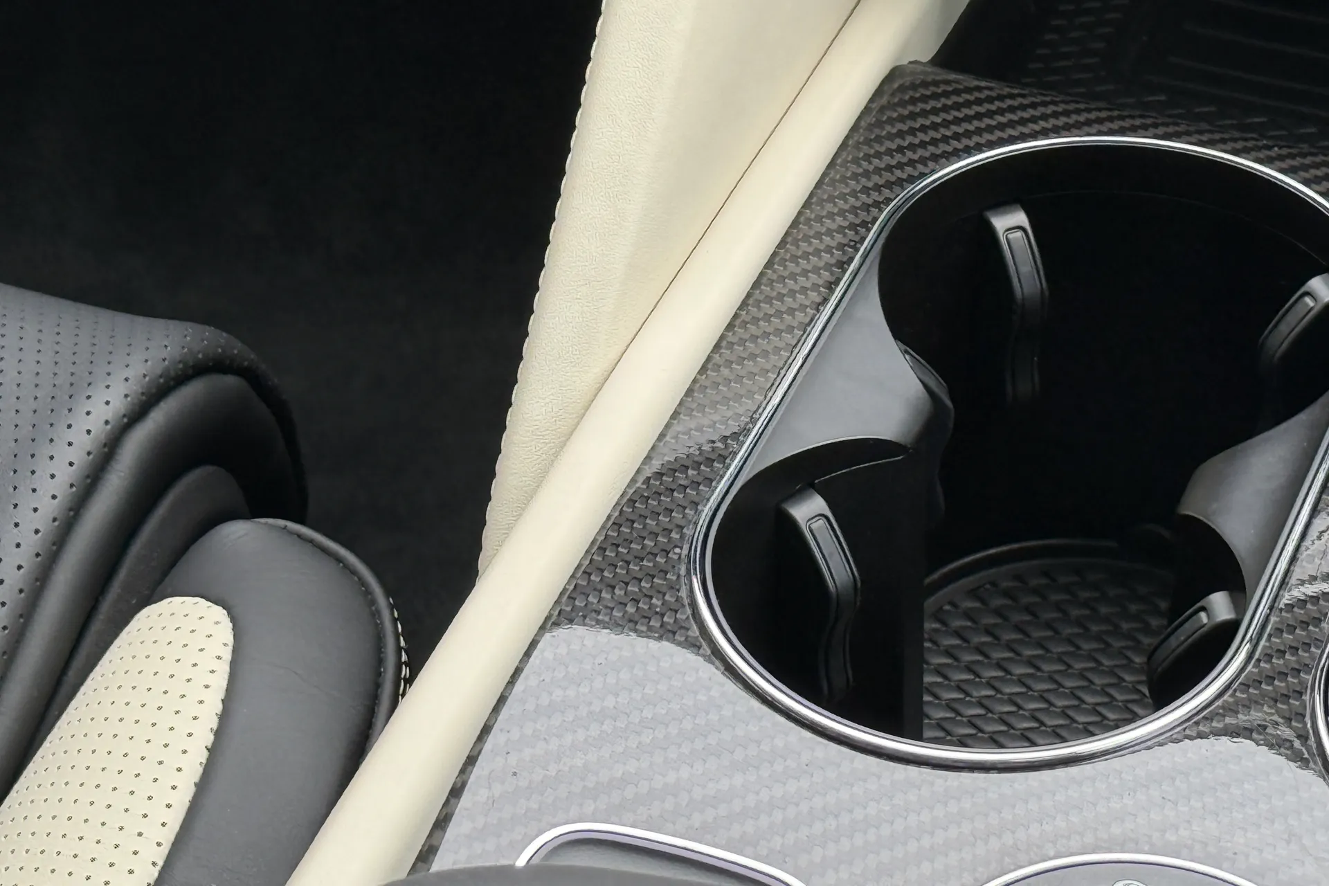 Bentley BENTAYGA thumbnail image number 31