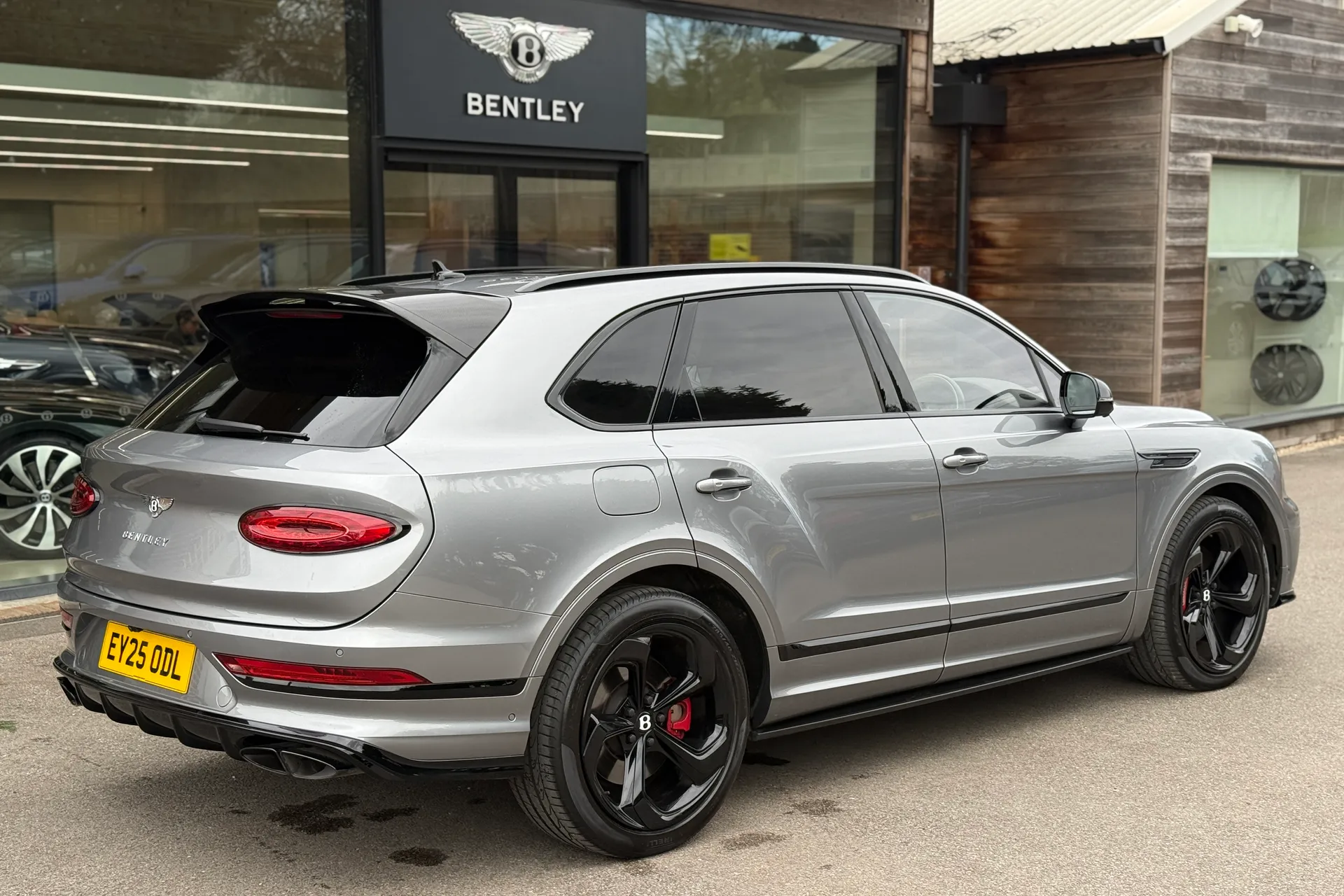 Bentley BENTAYGA thumbnail image number 10