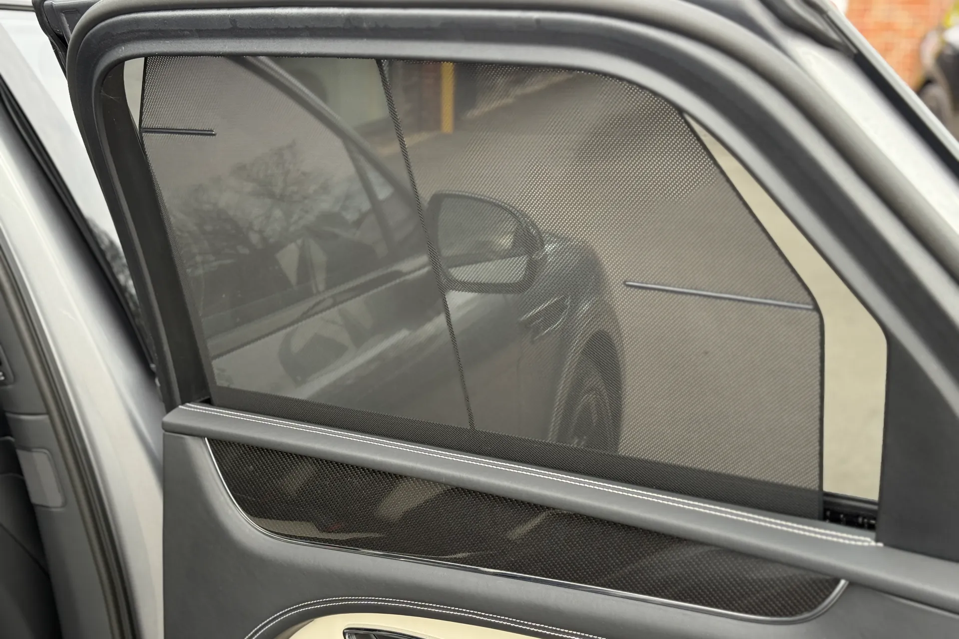 Bentley BENTAYGA thumbnail image number 24