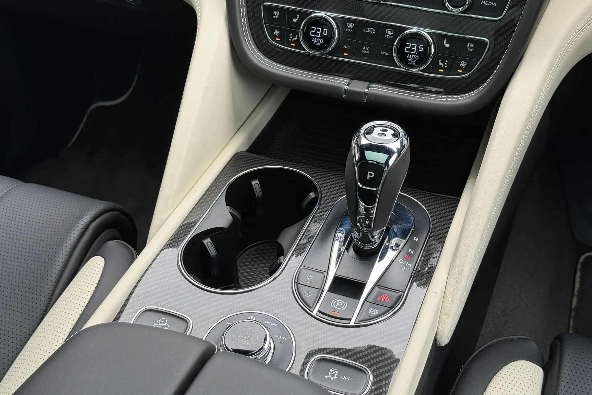 Bentley BENTAYGA thumbnail image number 30