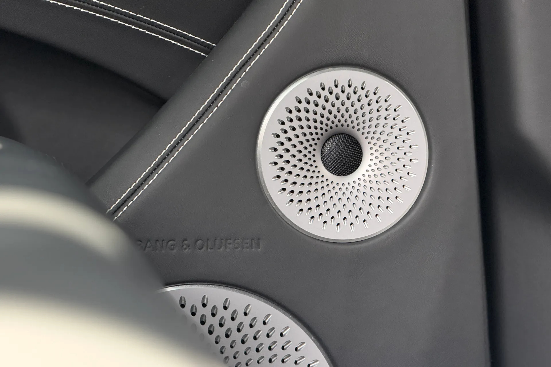 Bentley BENTAYGA thumbnail image number 6