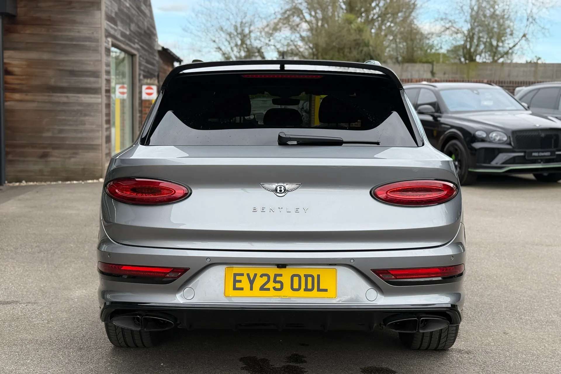 Bentley BENTAYGA thumbnail image number 12