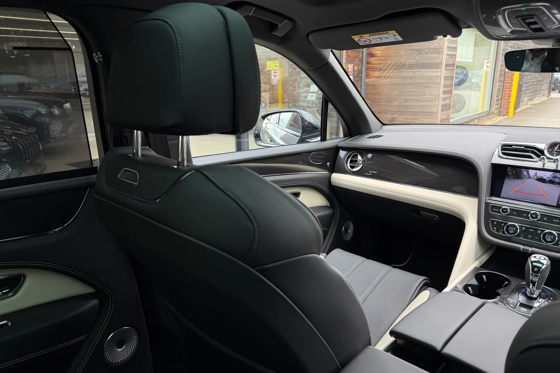 Bentley BENTAYGA thumbnail image number 32