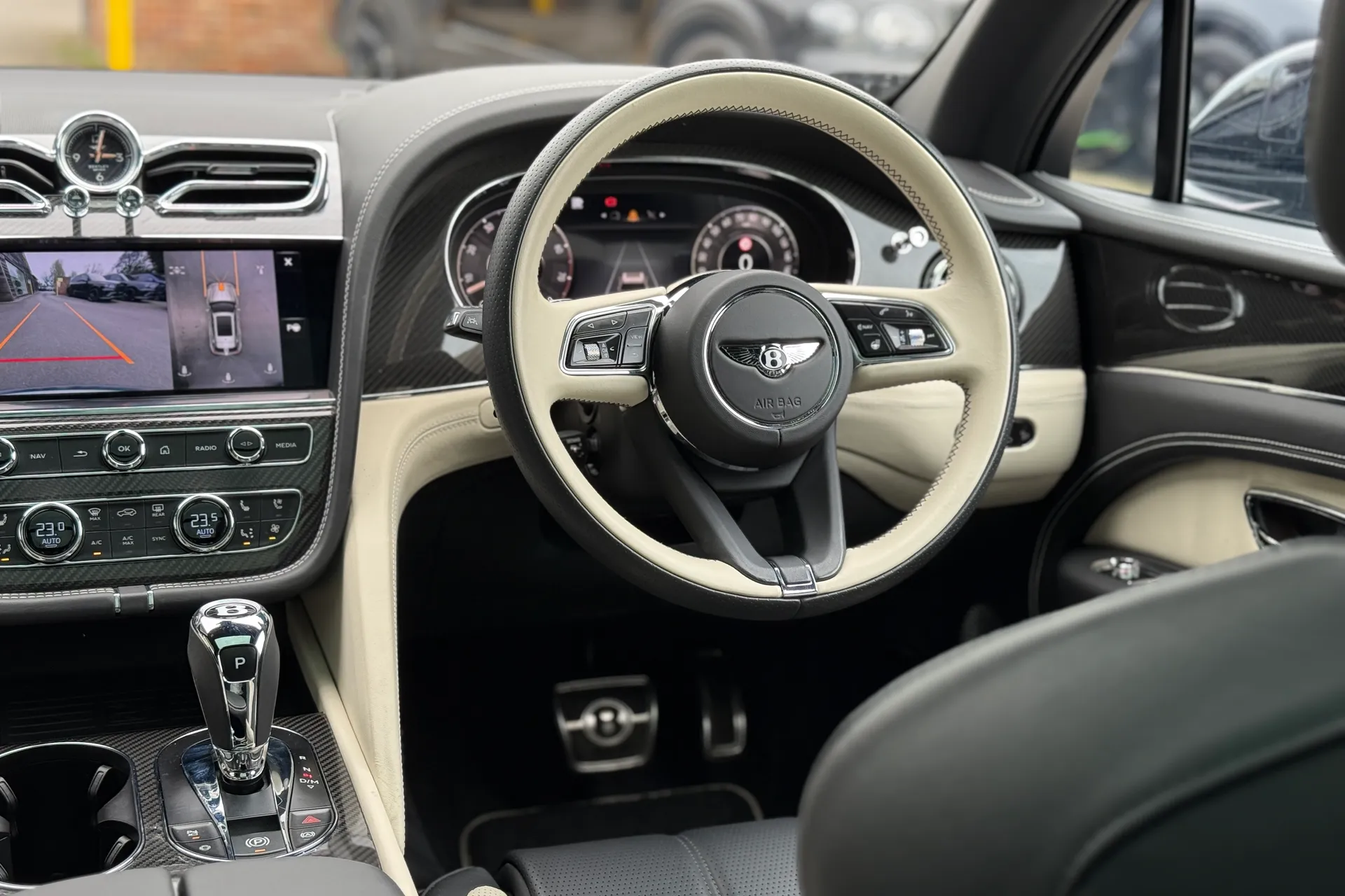 Bentley BENTAYGA thumbnail image number 29