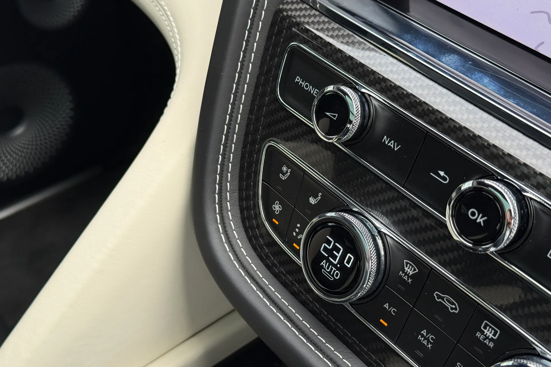 Bentley BENTAYGA thumbnail image number 45