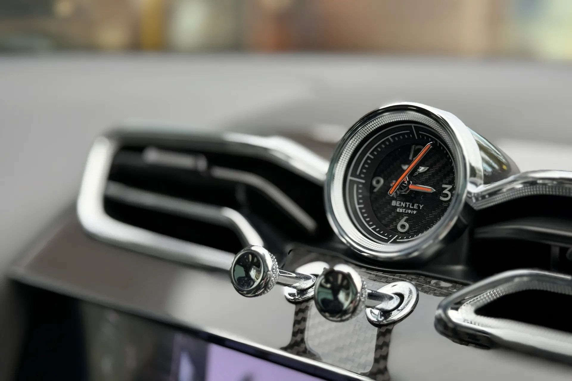 Bentley BENTAYGA thumbnail image number 39