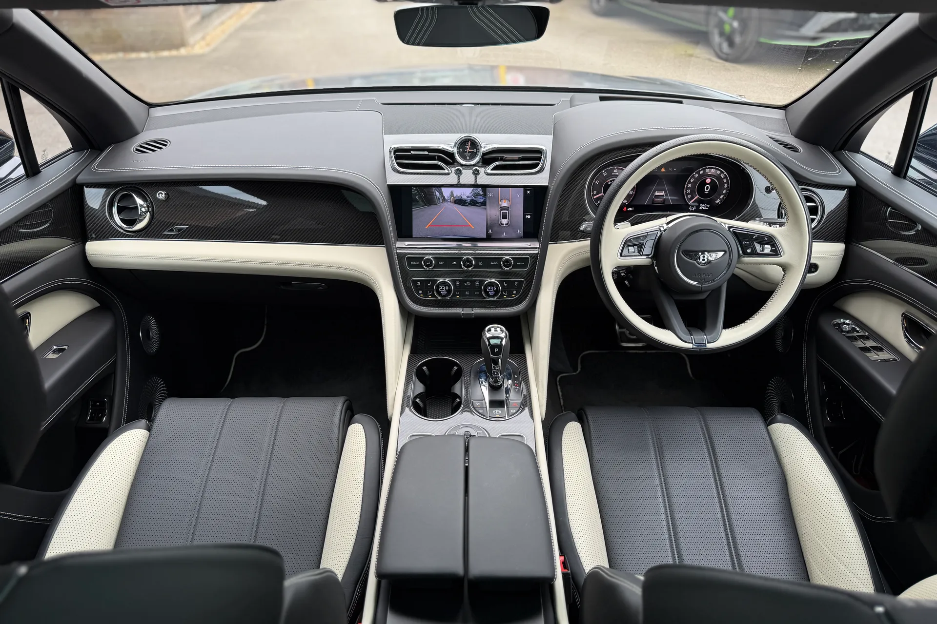 Bentley BENTAYGA thumbnail image number 28