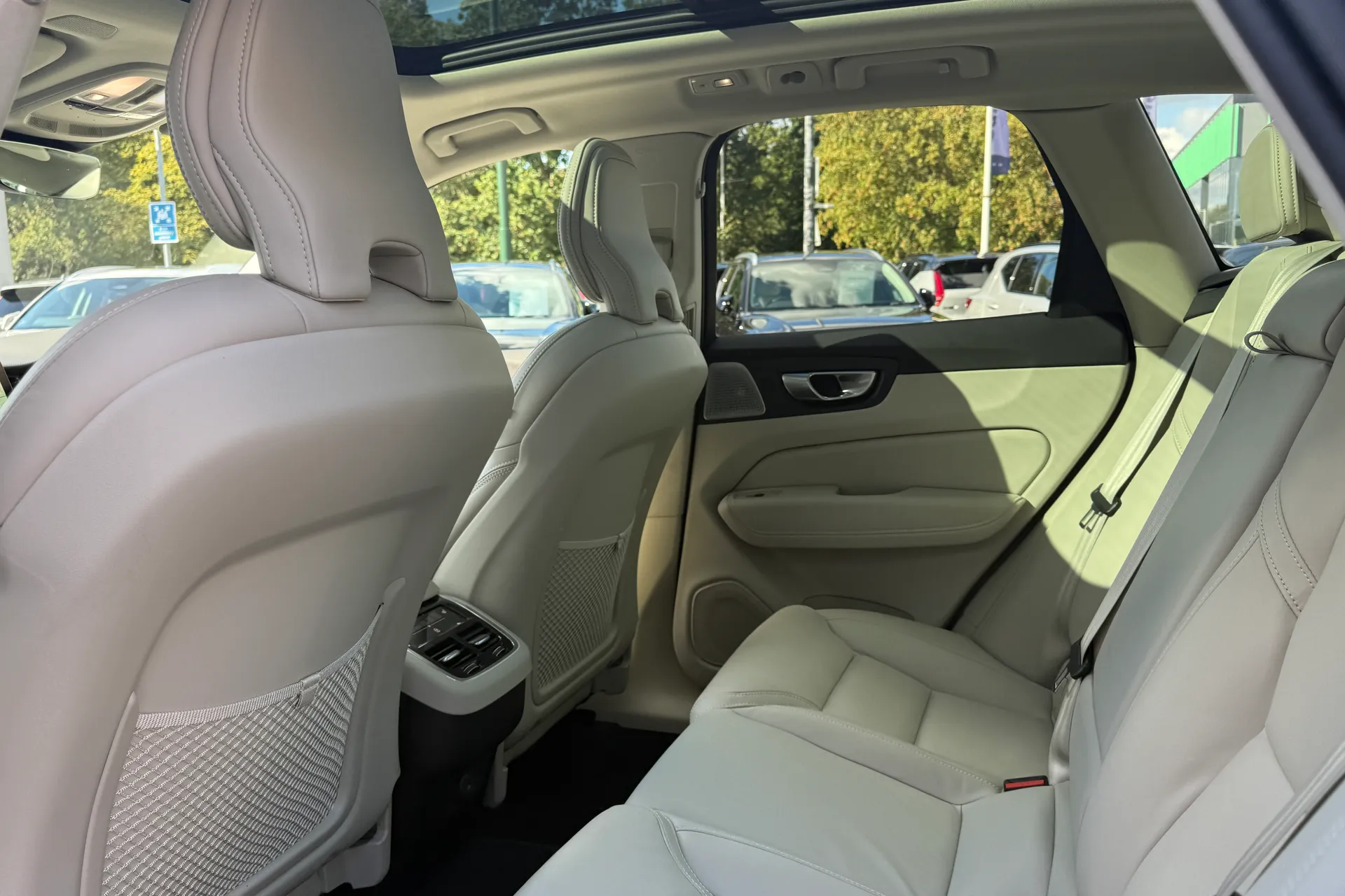 Volvo XC60 thumbnail image number 29