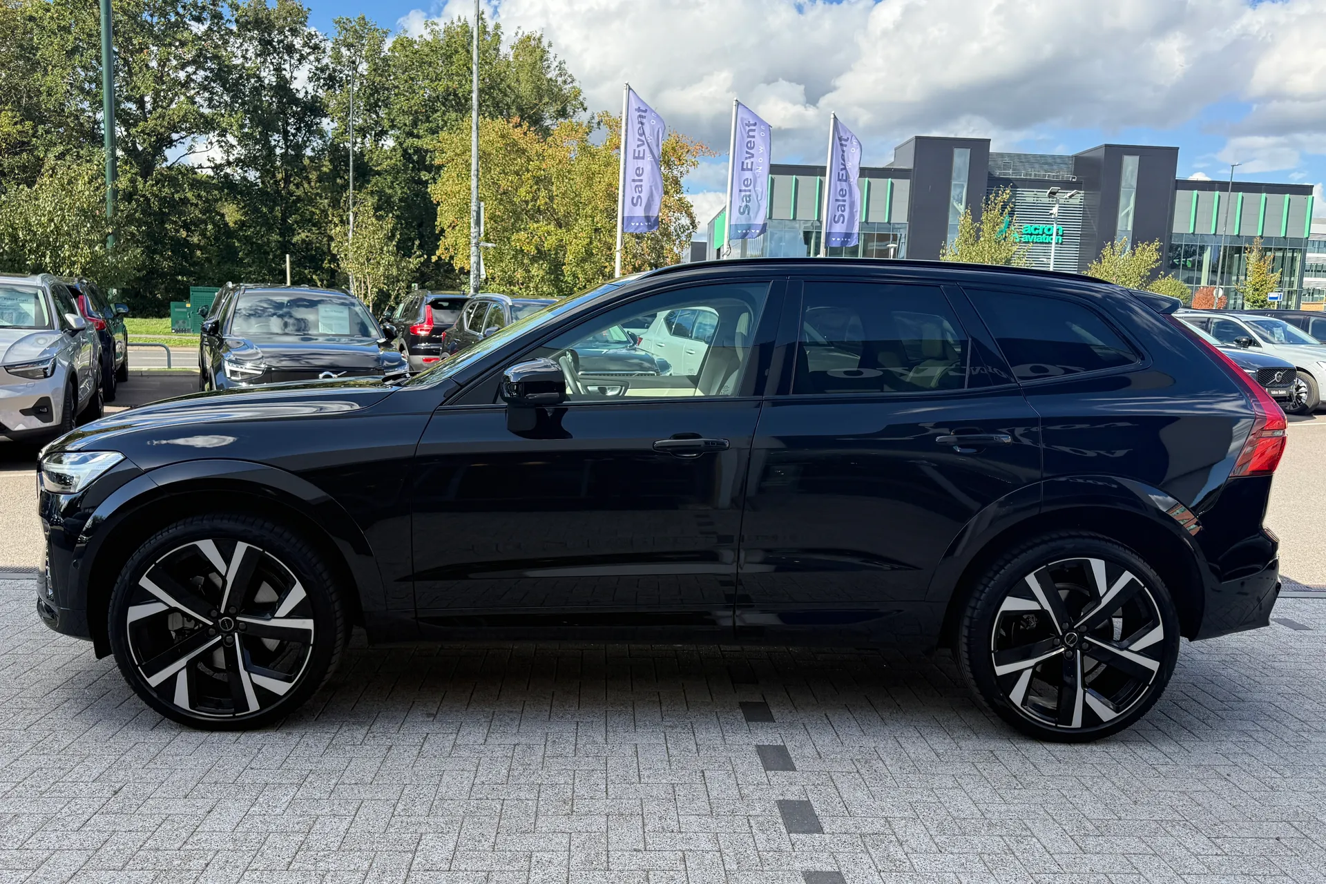Volvo XC60 thumbnail image number 11