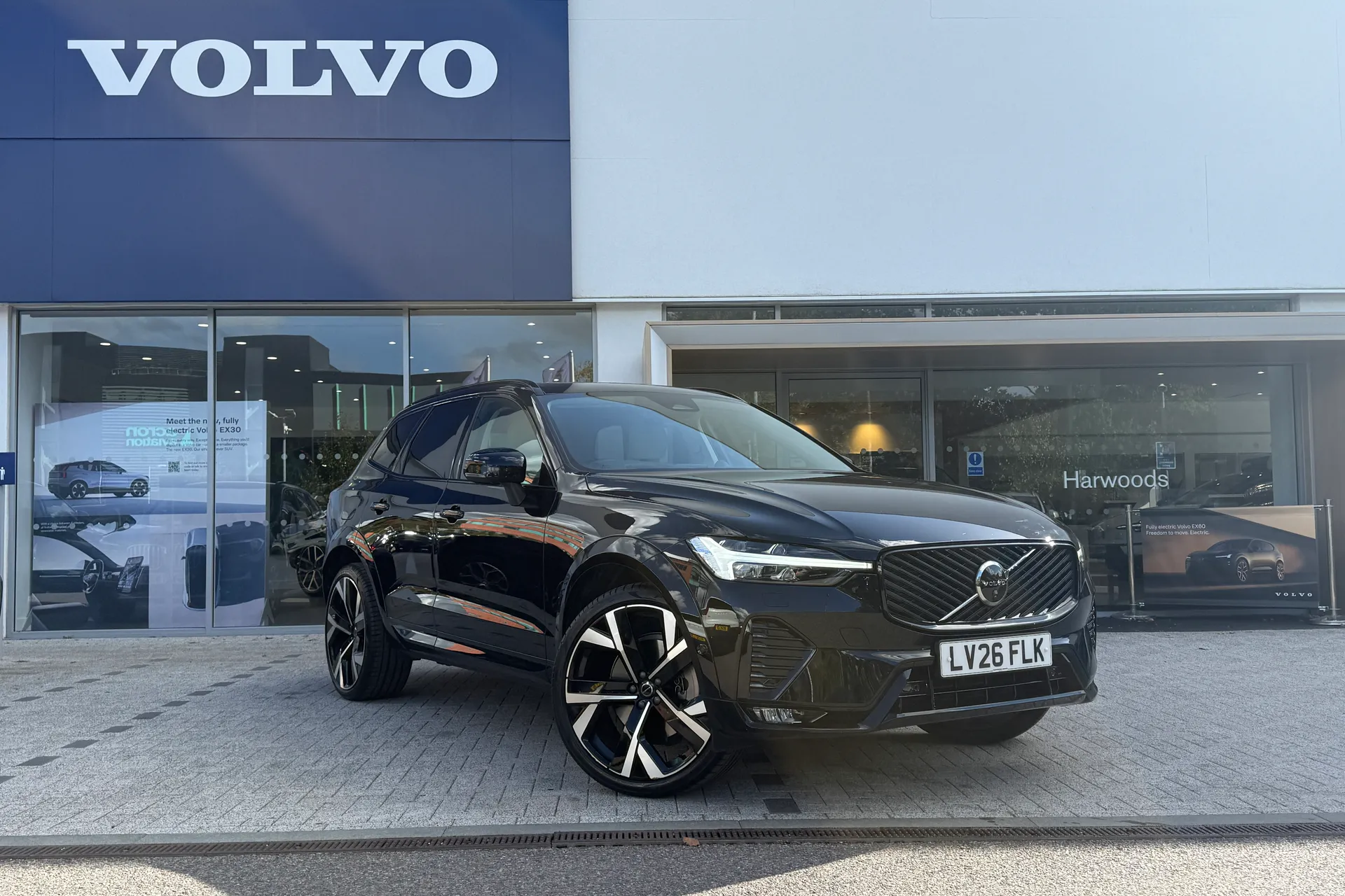 Volvo XC60 focused image