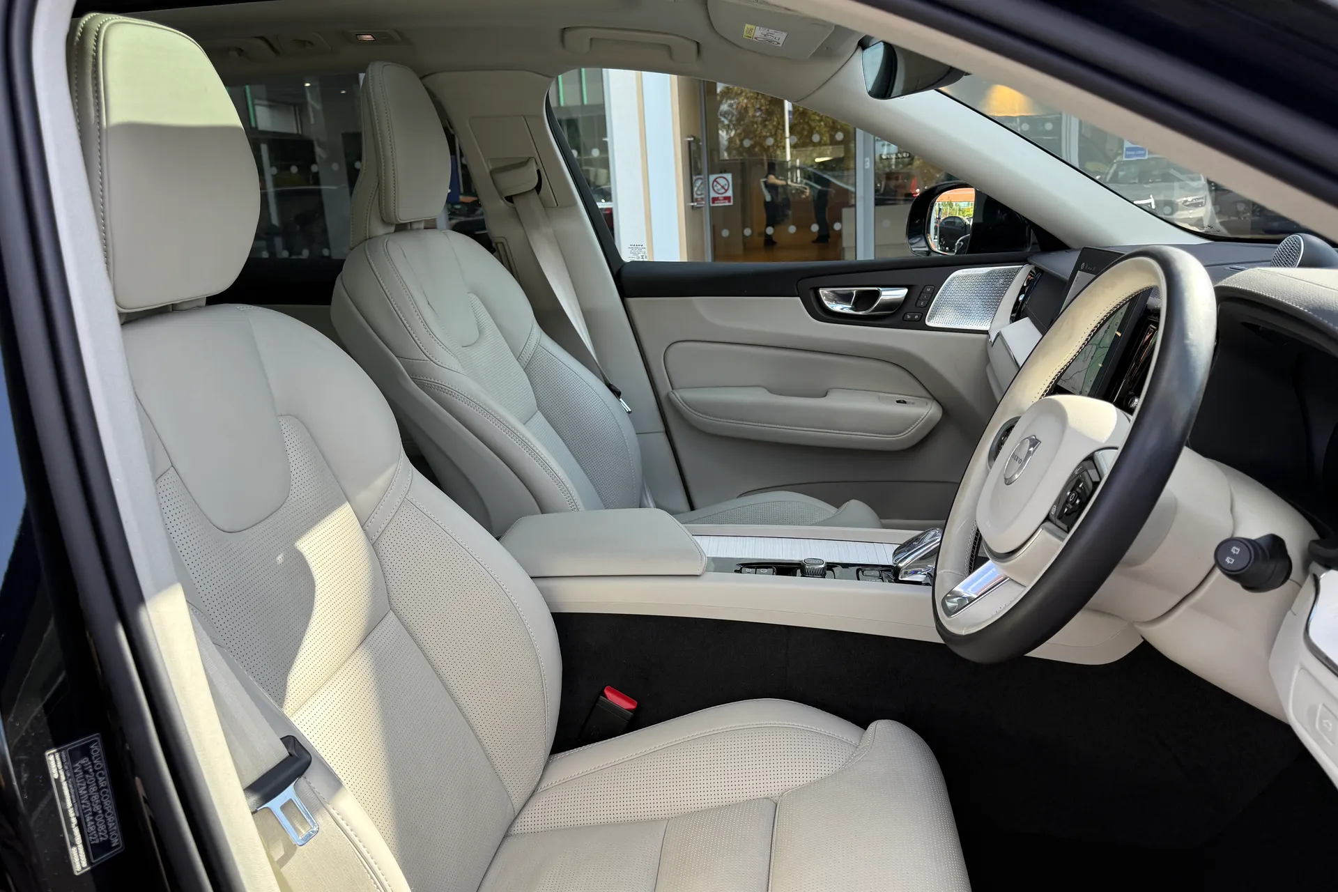 Volvo XC60 thumbnail image number 26