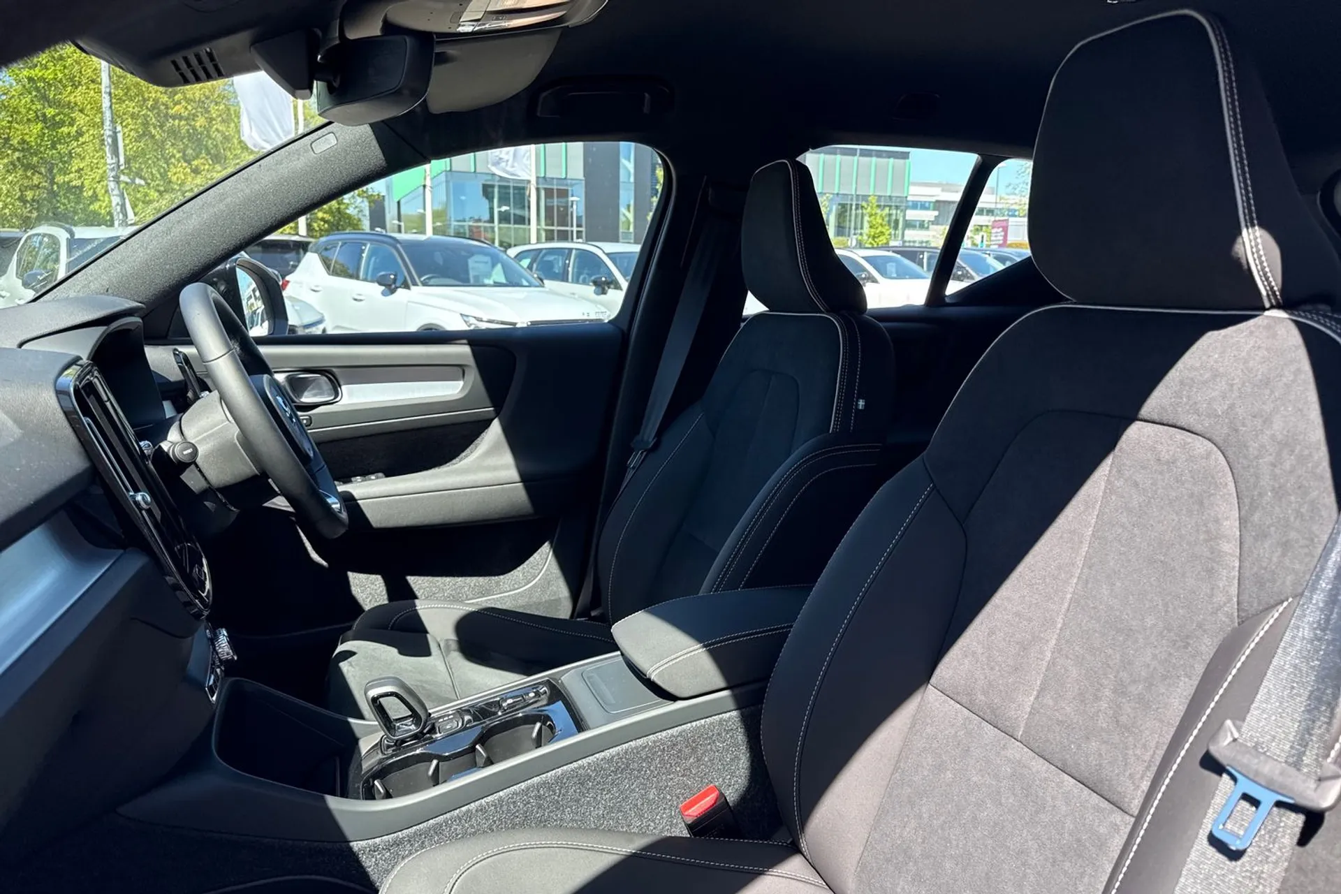 Volvo XC40 thumbnail image number 28