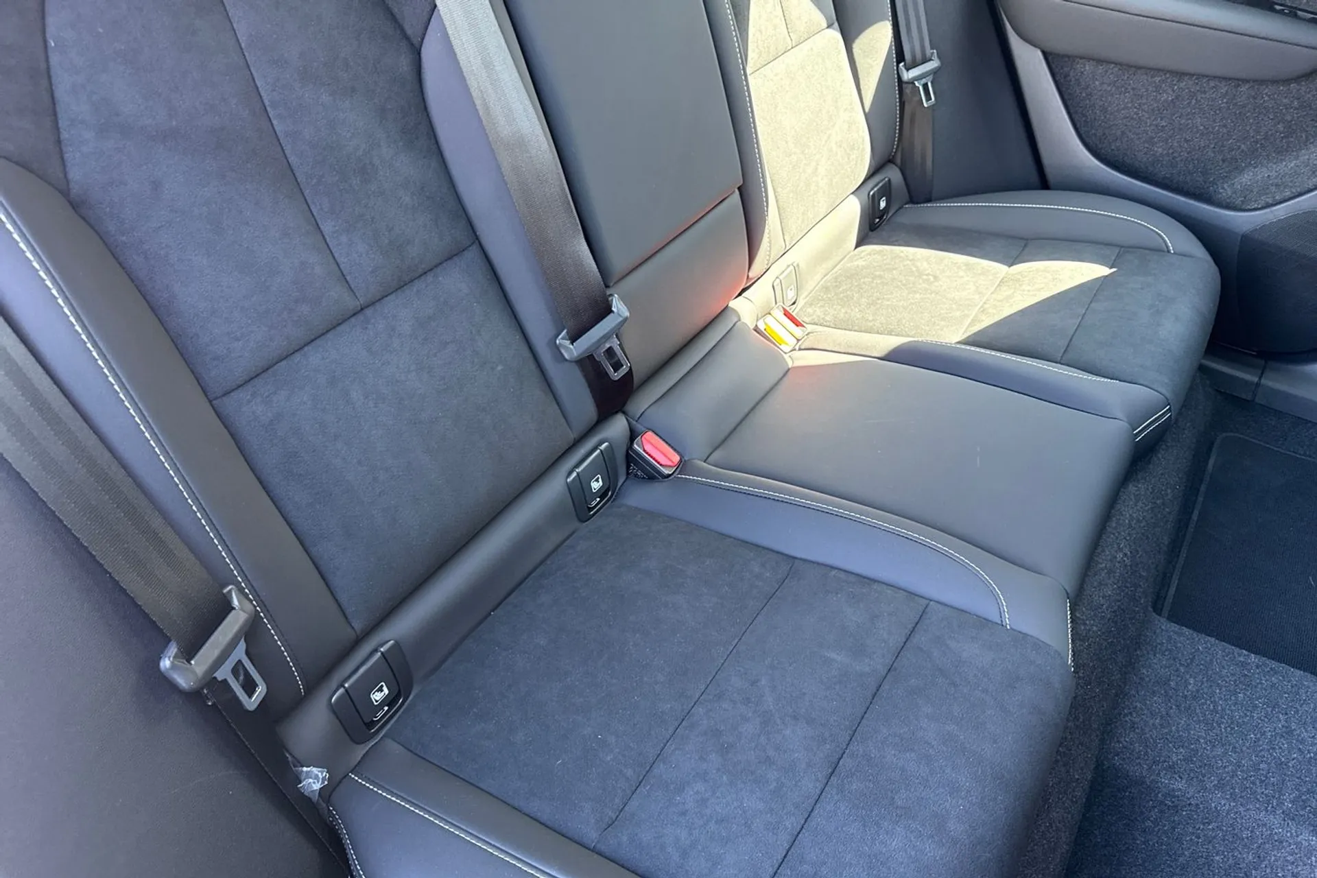 Volvo XC40 thumbnail image number 24
