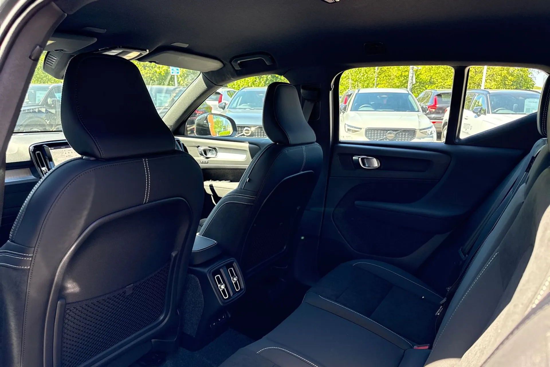Volvo XC40 thumbnail image number 31