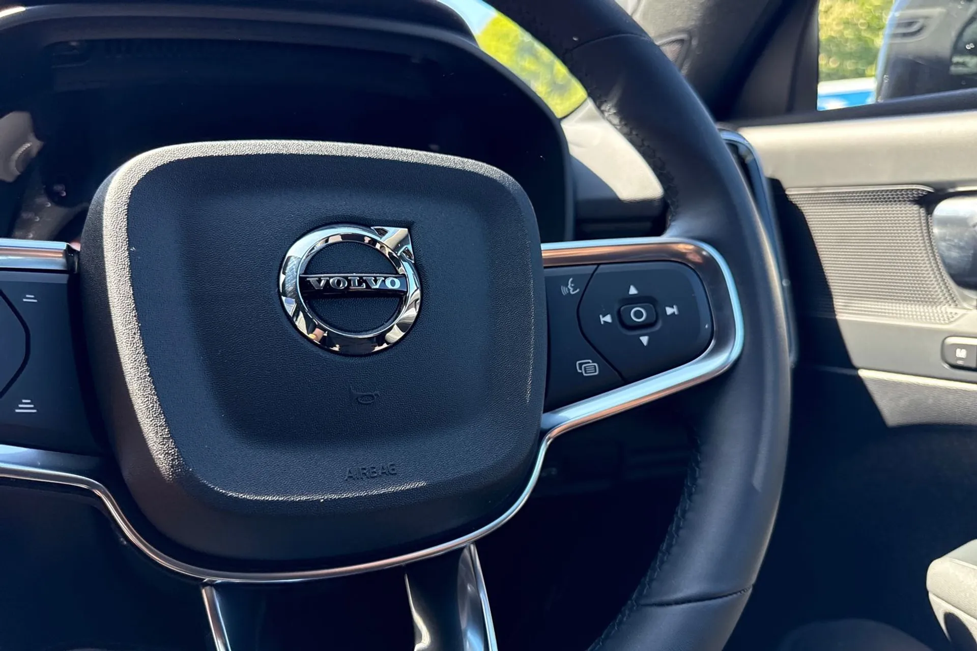 Volvo XC40 thumbnail image number 37