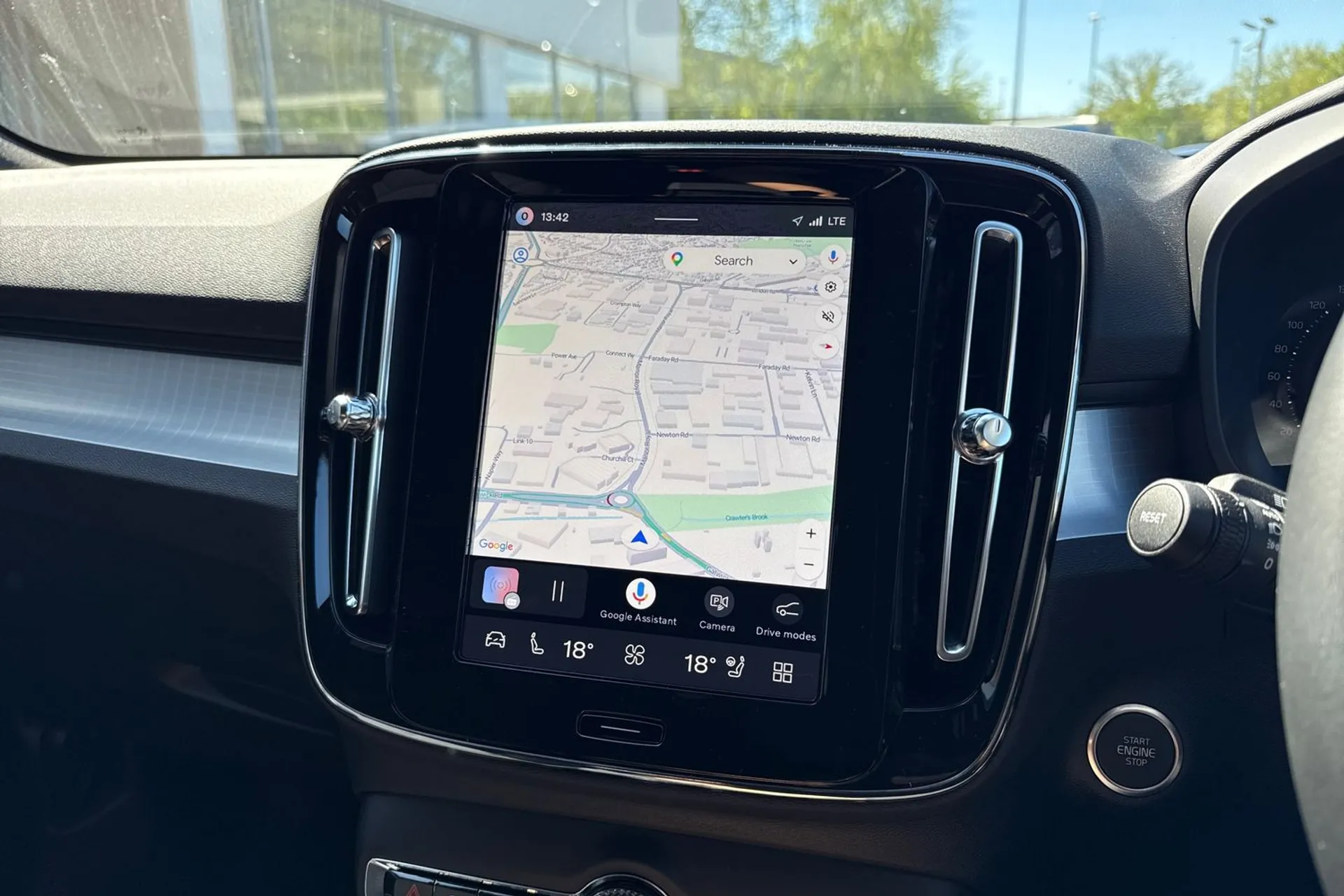 Volvo XC40 thumbnail image number 5