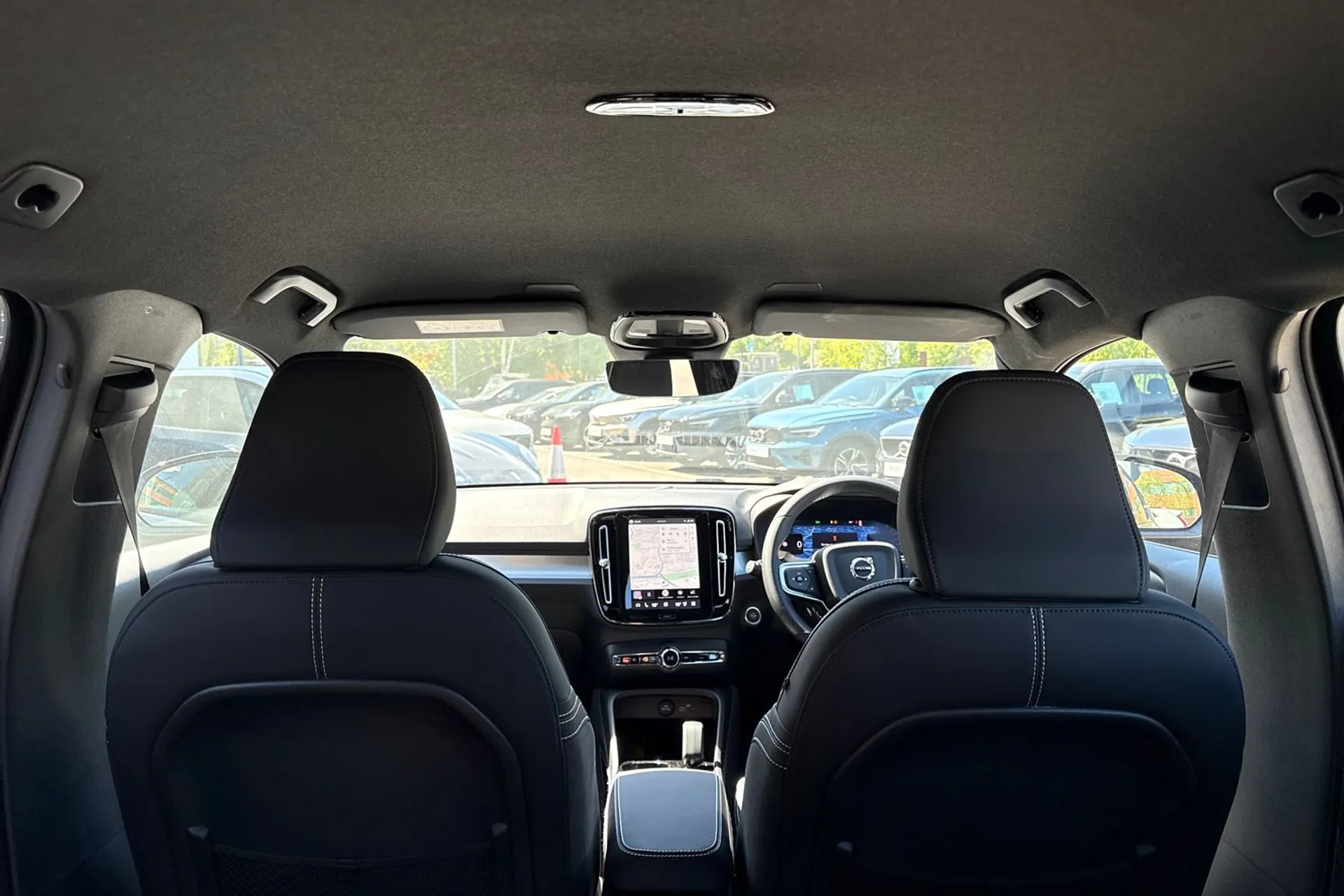 Volvo XC40 thumbnail image number 21
